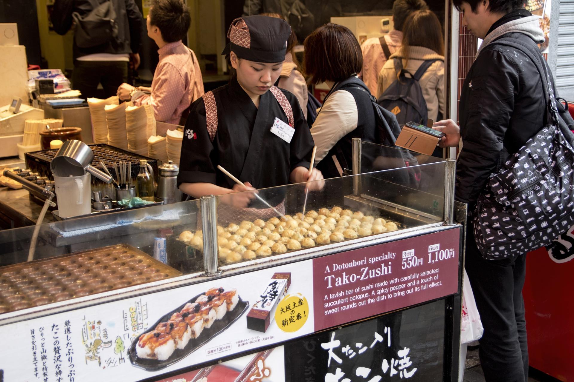 Kuromon Market & Dotonbori Food Tour with Wagyu in Osaka - Image 1