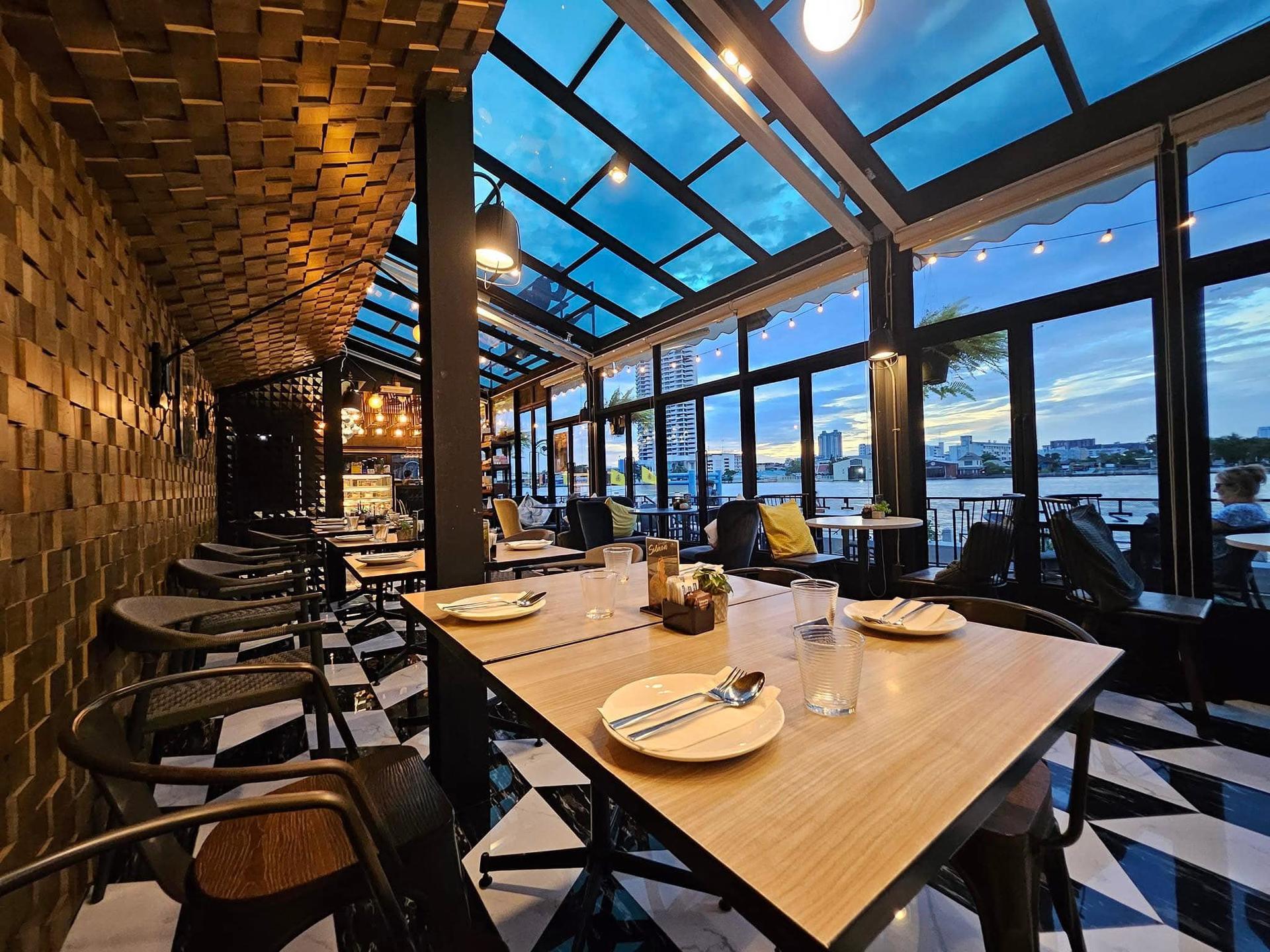 CoCo Chaophraya Riverside Dining (Phra Arthit Road) - Thumbnail 17