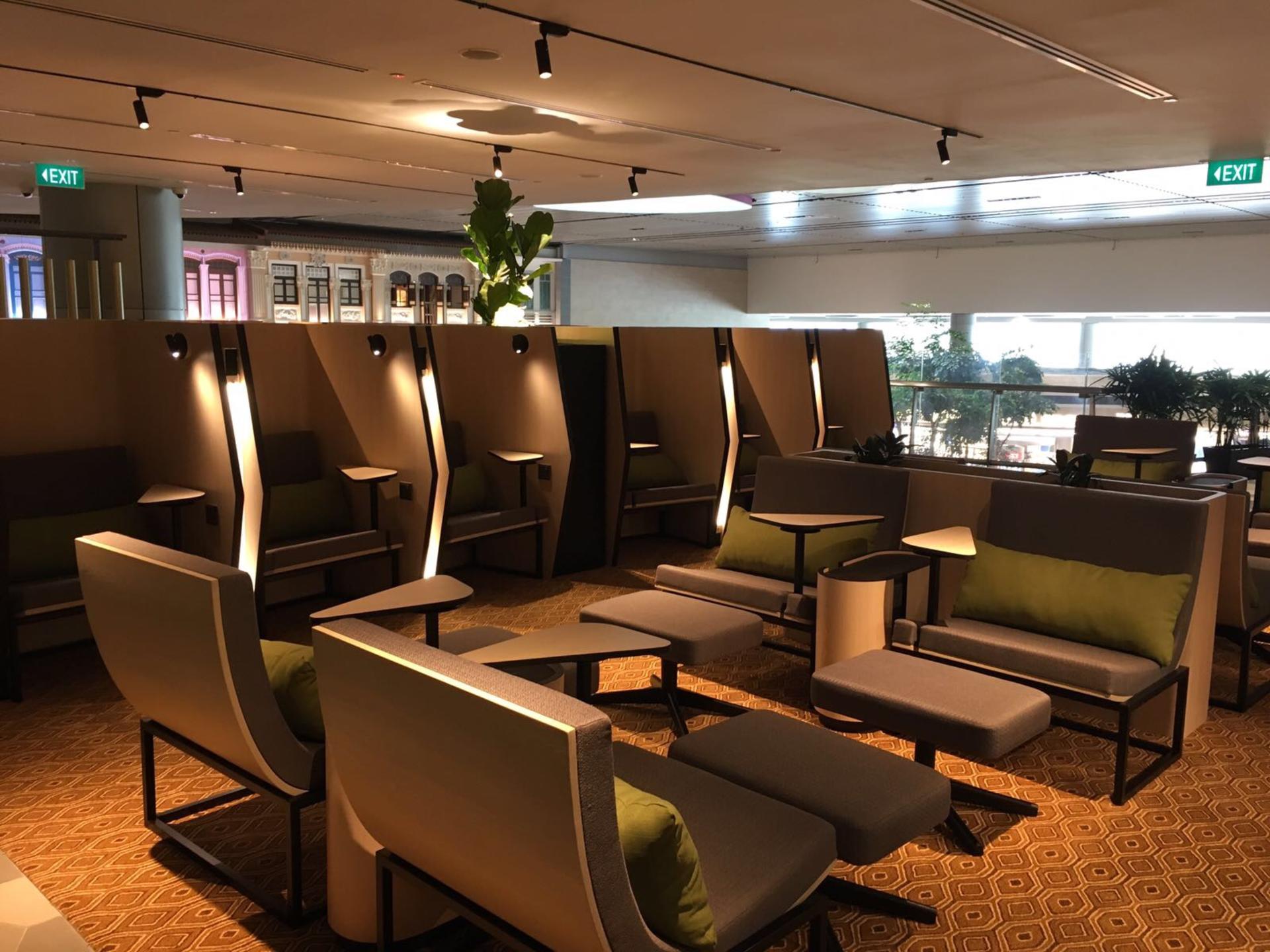 BLOSSOM Lounge at Singapore Changi Airport Terminal 4 by SATS & Plaza Premium Lounge - Thumbnail 2