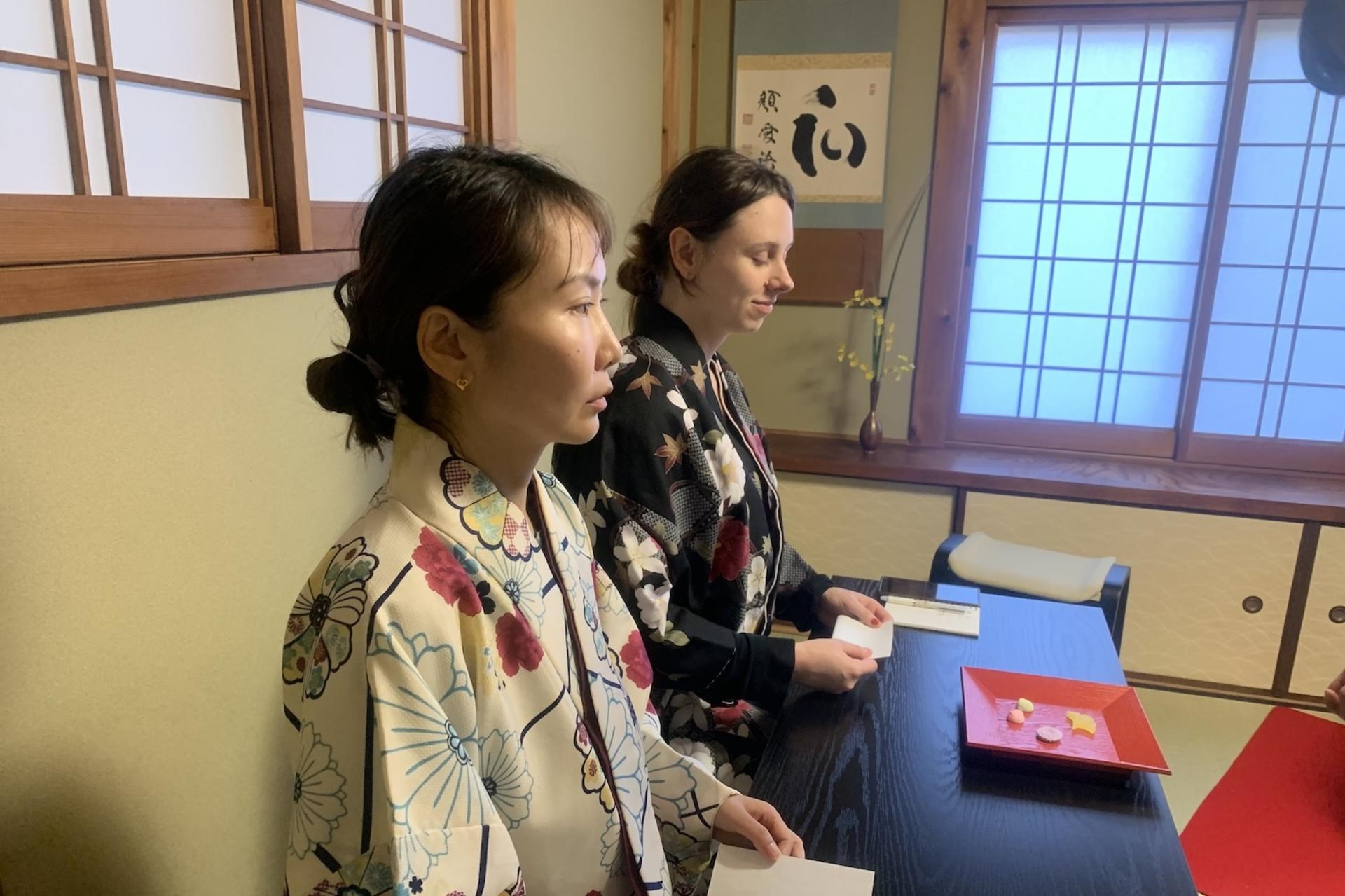 Table-Style Tea Ceremony Experience in Ninenzaka Kyoto - Thumbnail 7