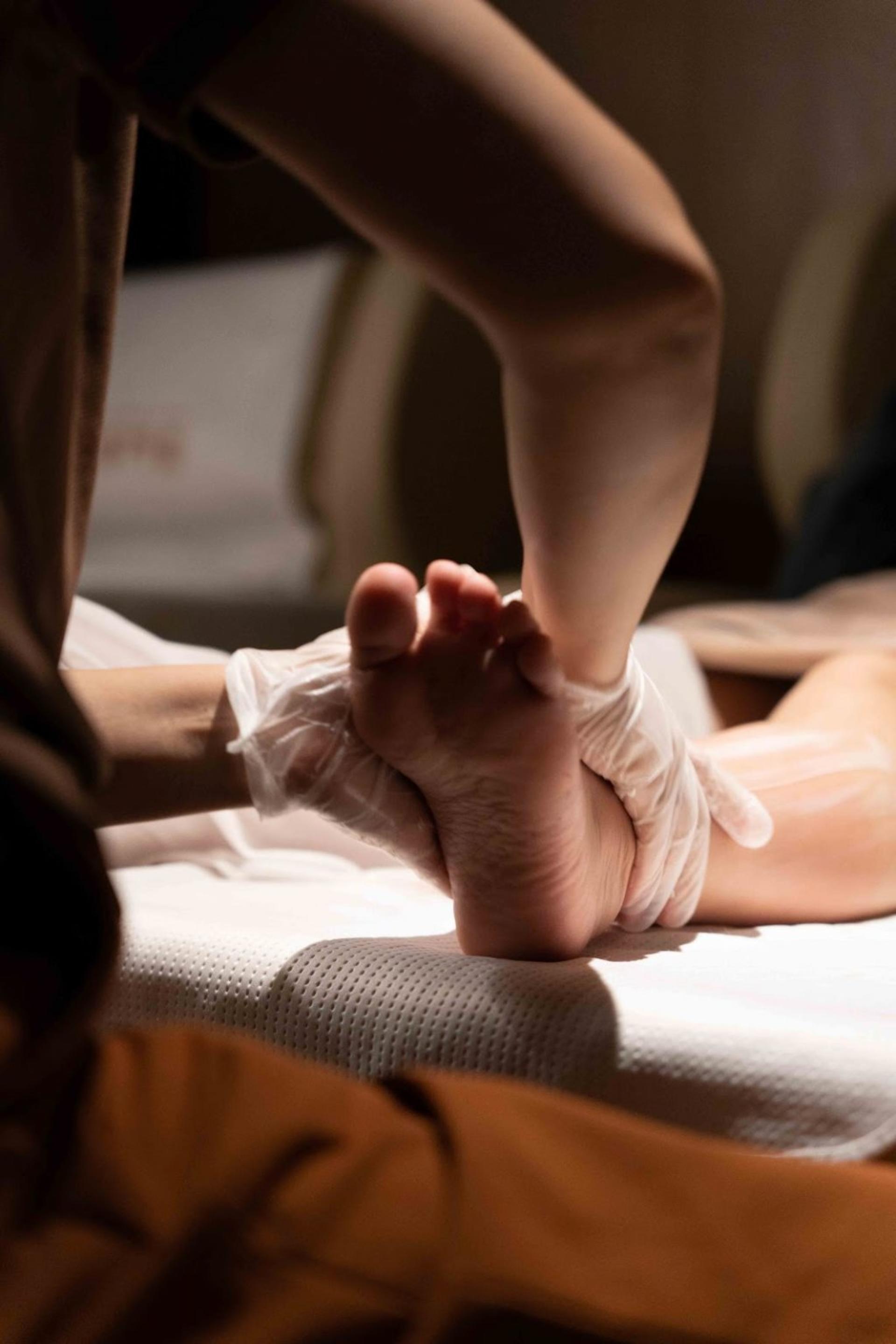 Pumen Tong Wellness Centre - Chinese Detox Bath | Traditional Chinese Meridian Massage | Foot Acupoint Massage | Jordon - Thumbnail 11