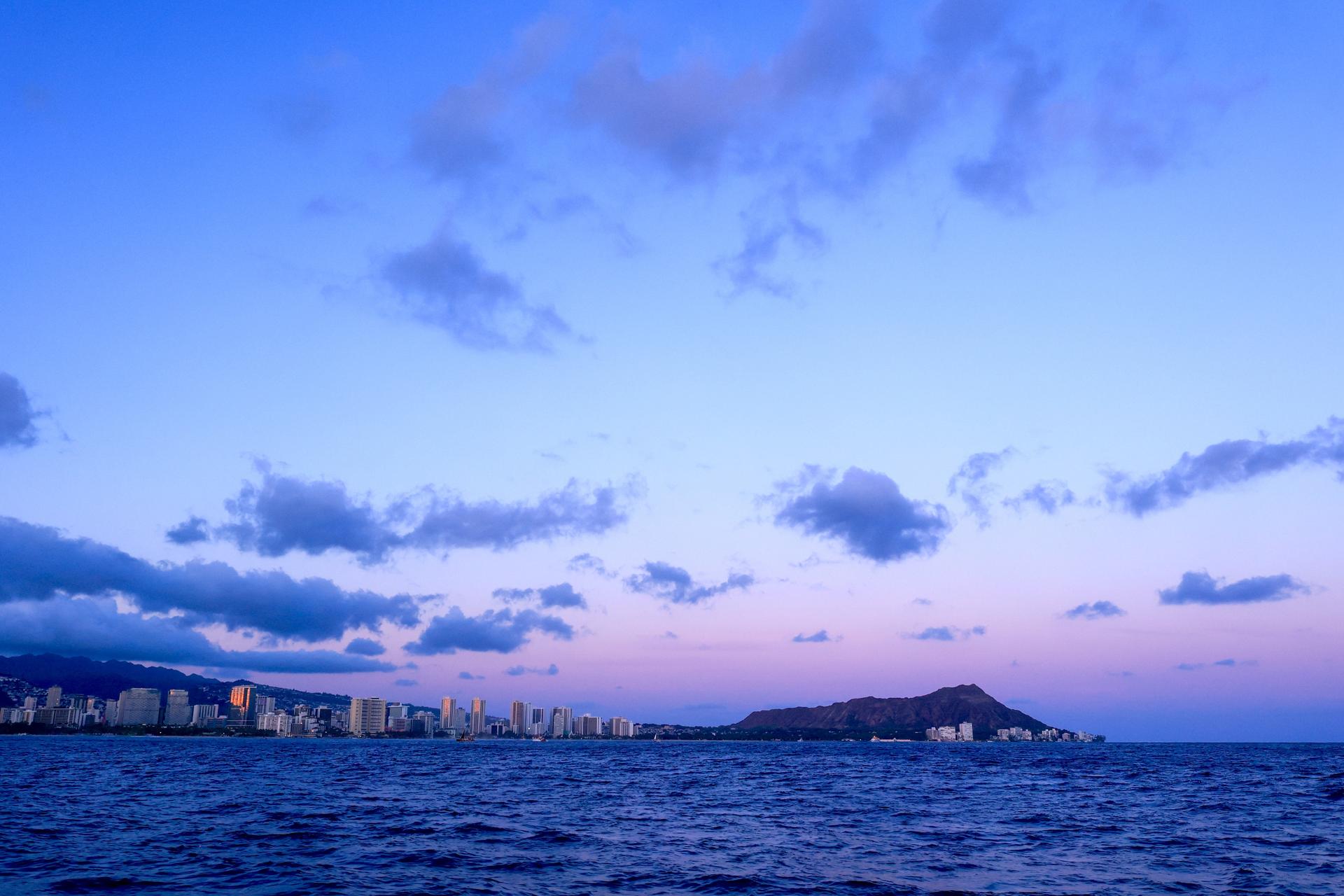 Waikiki Sunset Cruise - Thumbnail 2