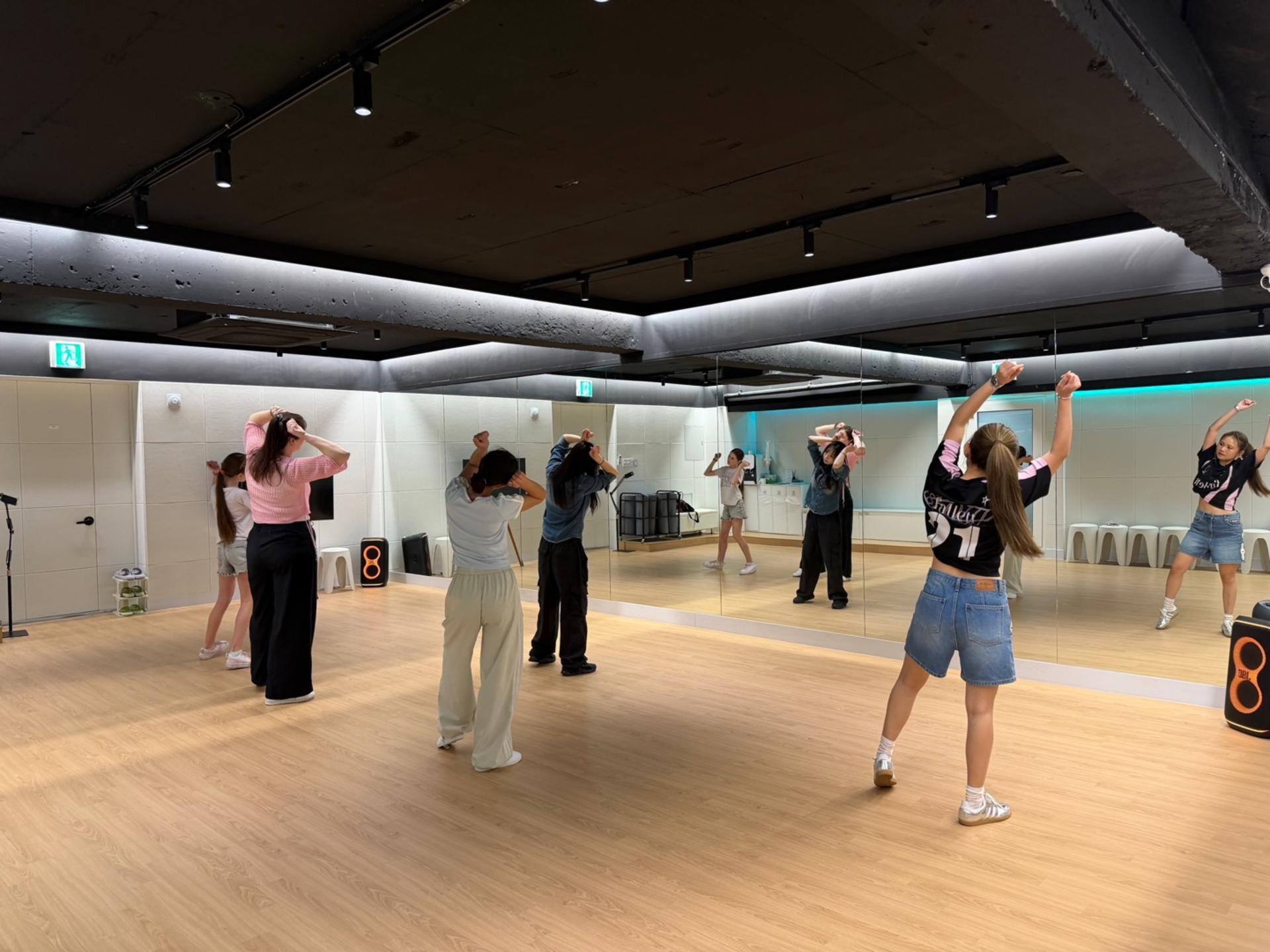 Best Kpop Dance Class in Myeongdong, Seoul (Photos & Video) - Thumbnail 6