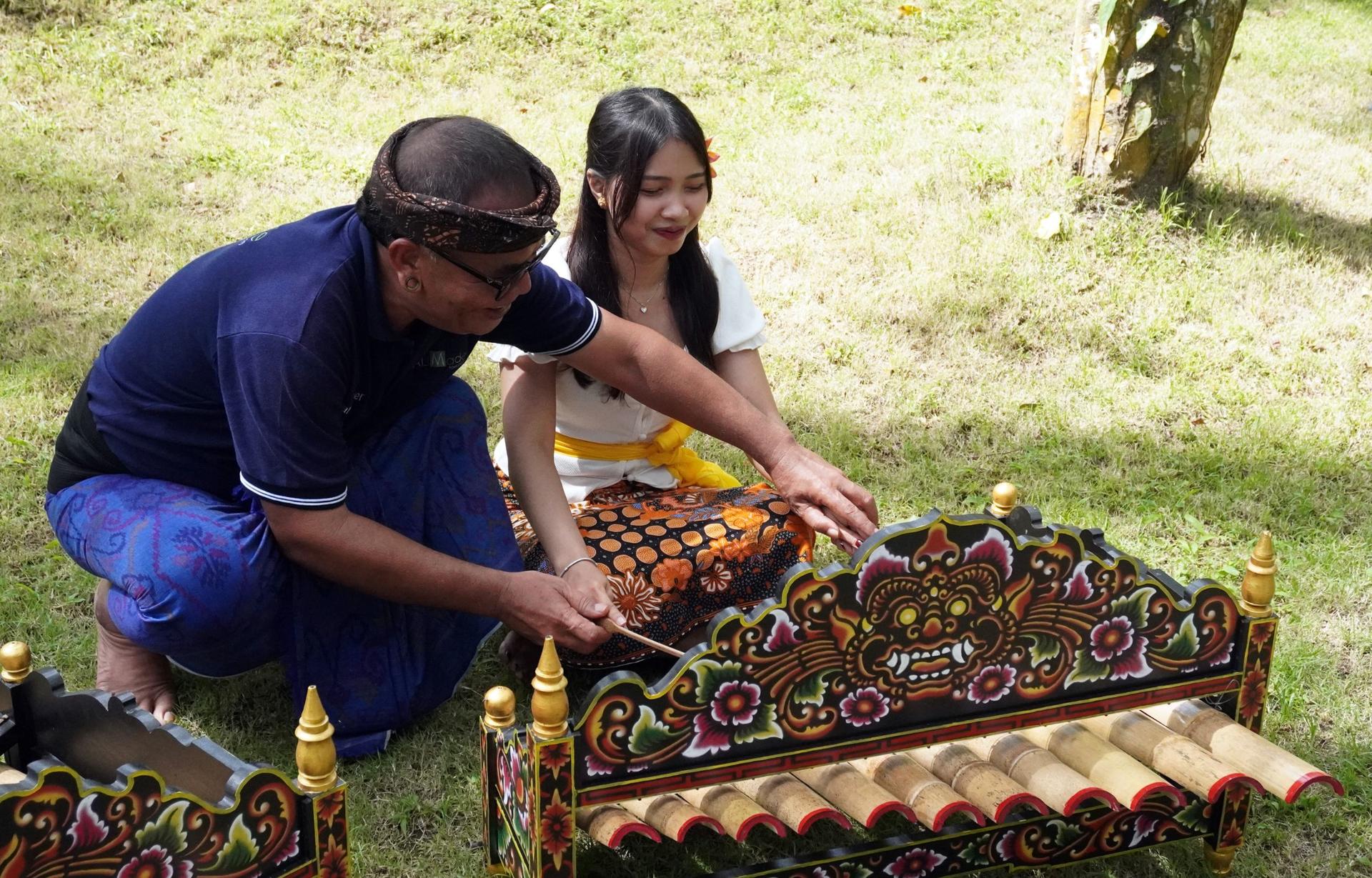 Bali Experience: Offerings, Dance, Rindik Music & Water Blessing - Thumbnail 7