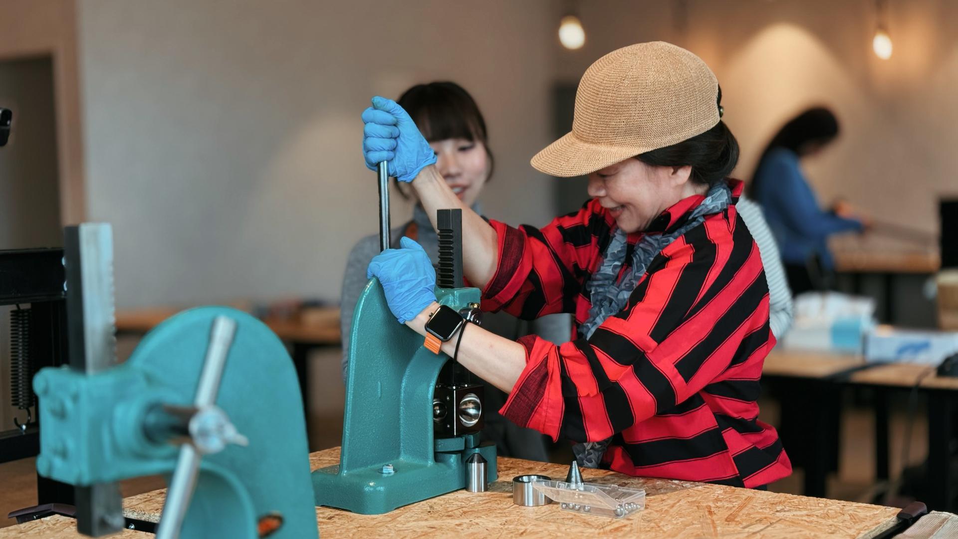 Kyoto: Ring Making Workshop : Vintage Japanese Coin Ring - Thumbnail 7