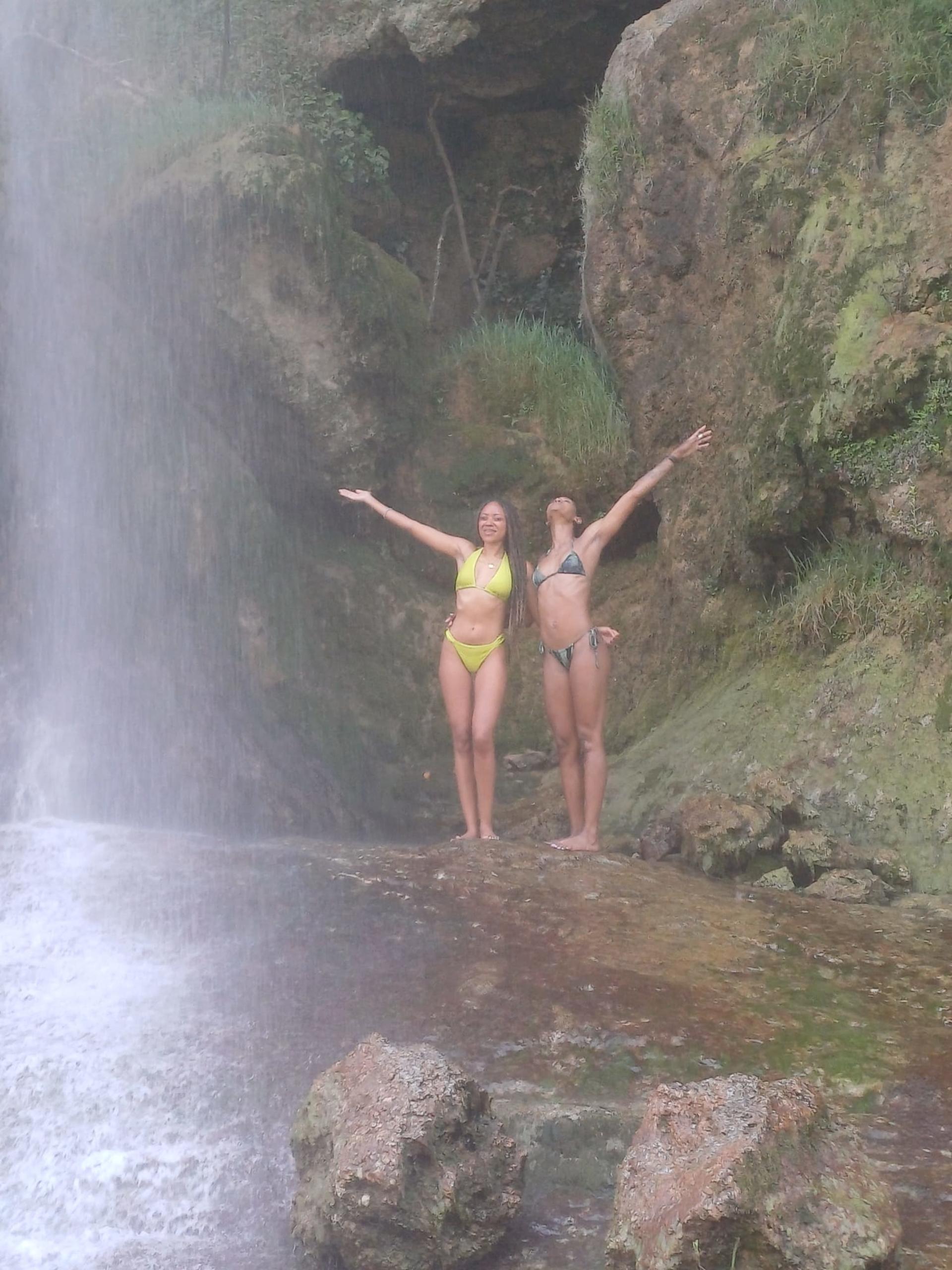 From Valencia: Montanejos Thermal Spring & Girlfriend Waterfall - Thumbnail 4