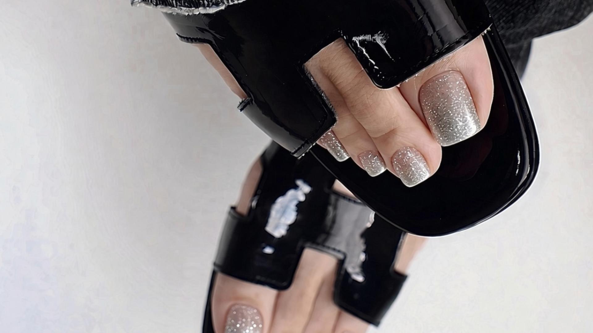 Seoul: Premium Care & Vivid Gel Nail Coloring Experience - Thumbnail 9