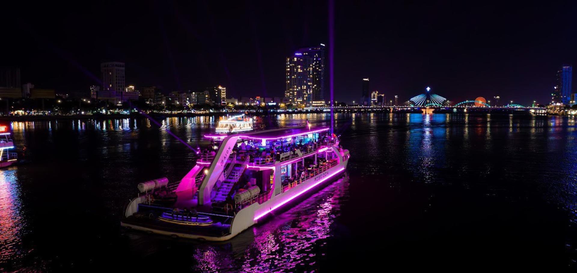 Poseidon Dining Cruise Experience in Da Nang - Thumbnail 10