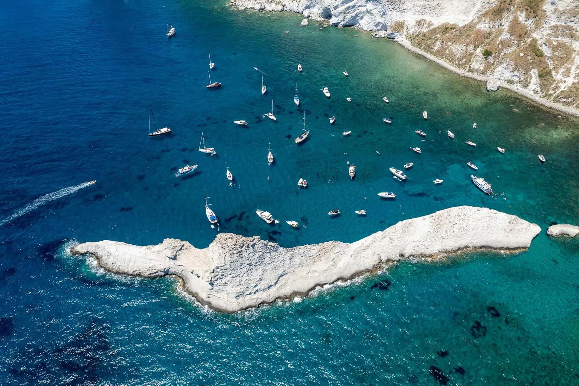 Ponza Island Boat Trip with Swimming and Lunch on Board - Thumbnail 7