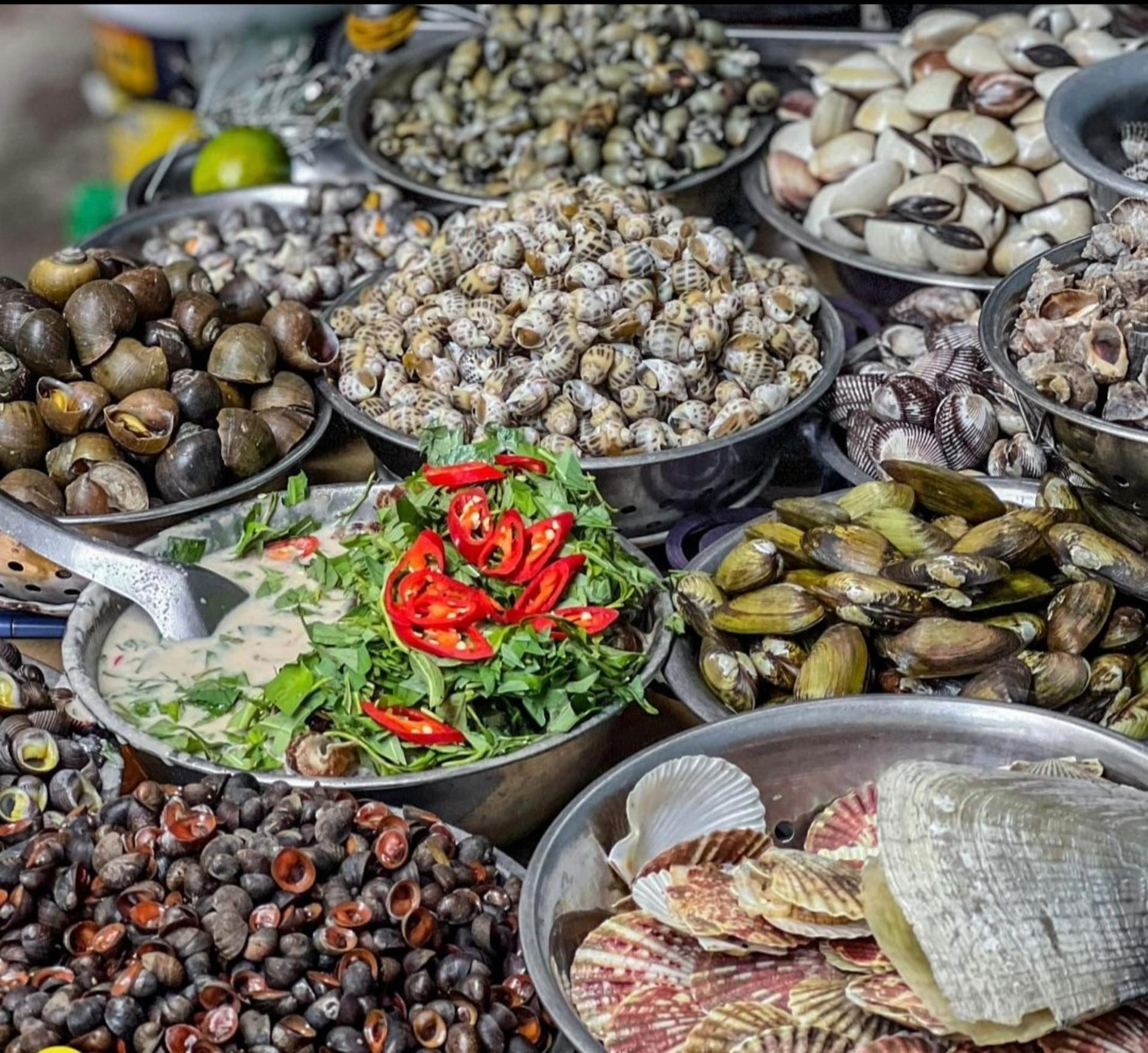 Premium Street Food Tour & Sightseeing on Scooter Ho Chi Minh City - Thumbnail 14