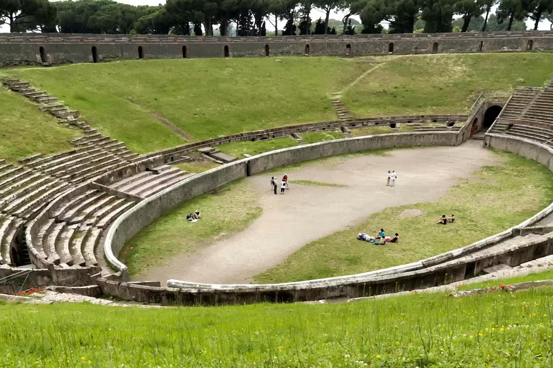 Pompeii Reserved Entrance Admission in Naples - Thumbnail 4