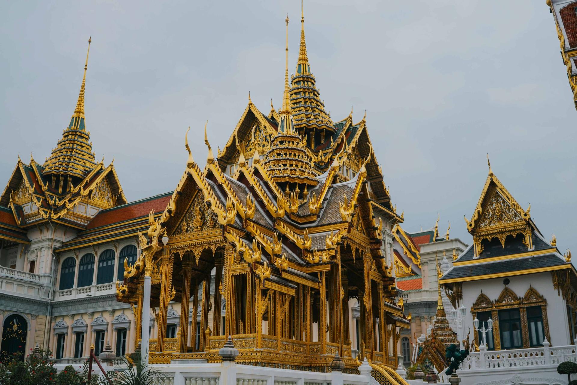 Bangkok Grand Palace Wat Arun Half-Day Guided Tour with Boat - Thumbnail 10