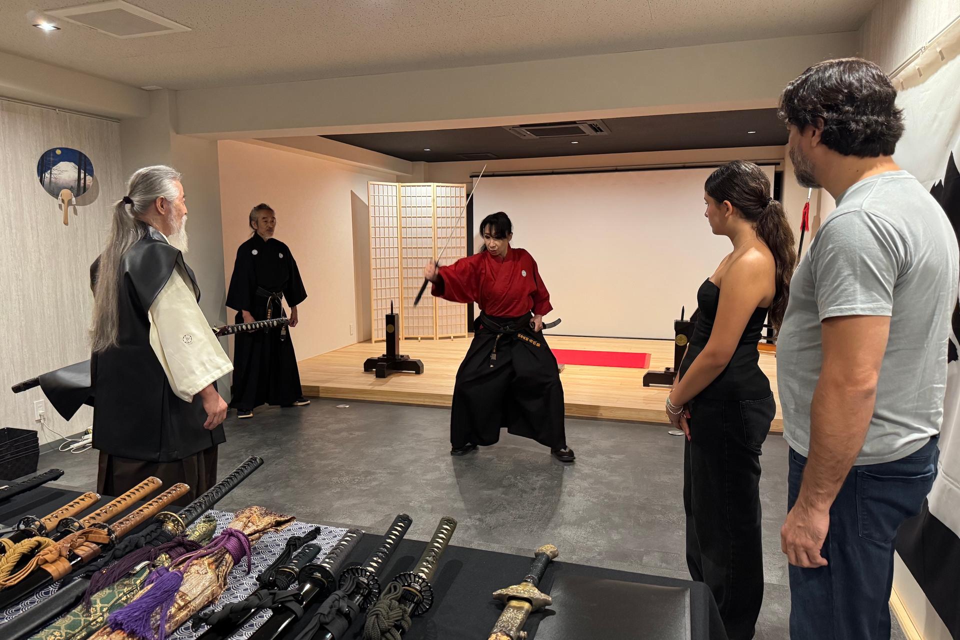 Kyoto: Samurai Sword Workshop with Master Lee Murayama - Thumbnail 4