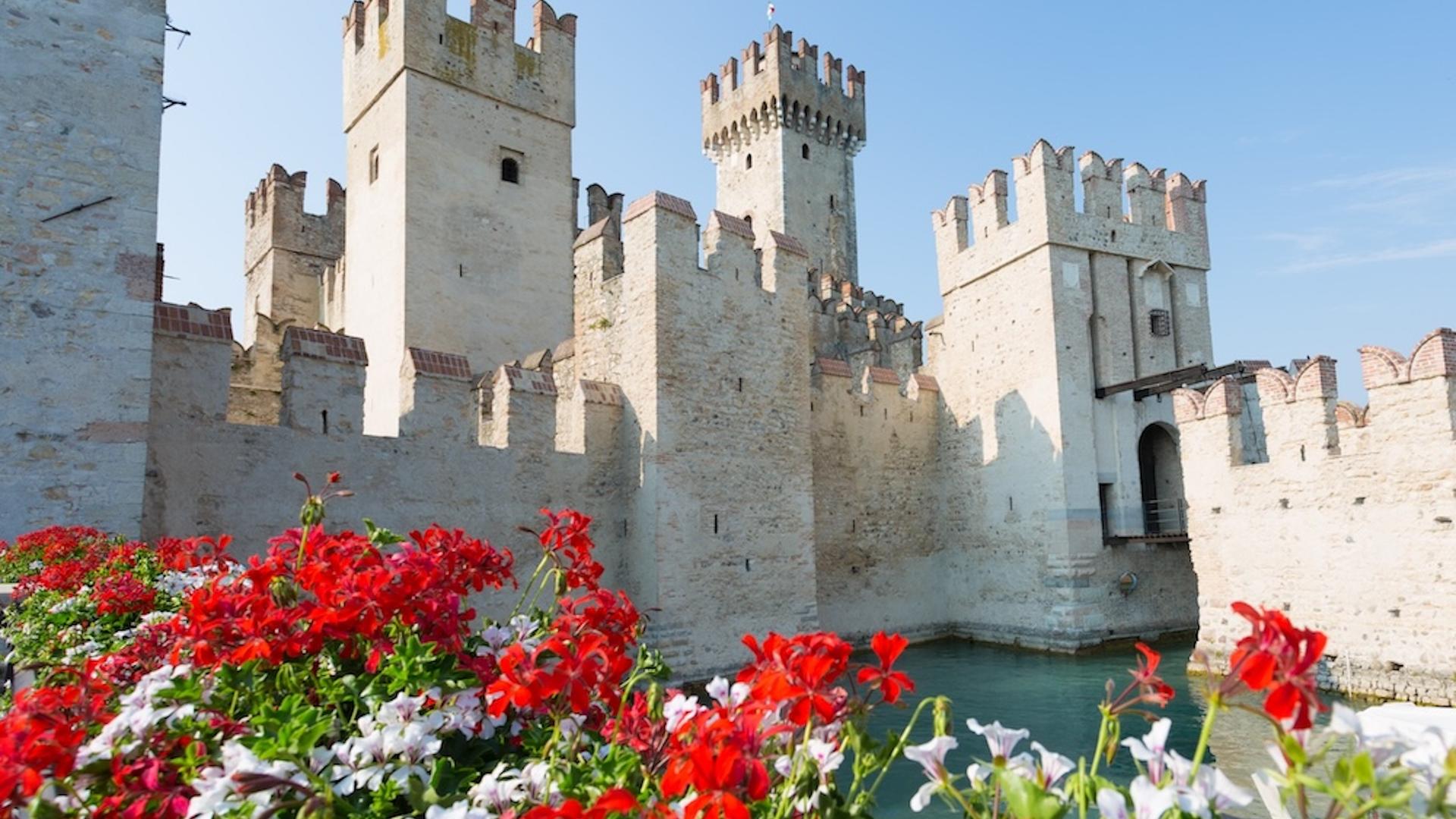 Verona, Sirmione, and Lake Garda Tour with Boat Cruise from Venice - Thumbnail 2