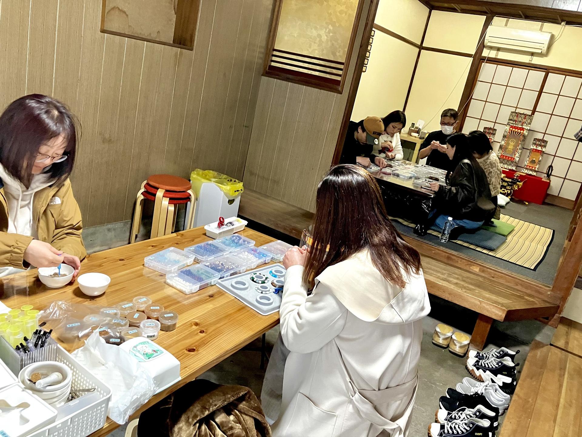 [Temple Space] Incense & Natural Stone Bracelet Making Experience - Thumbnail 2