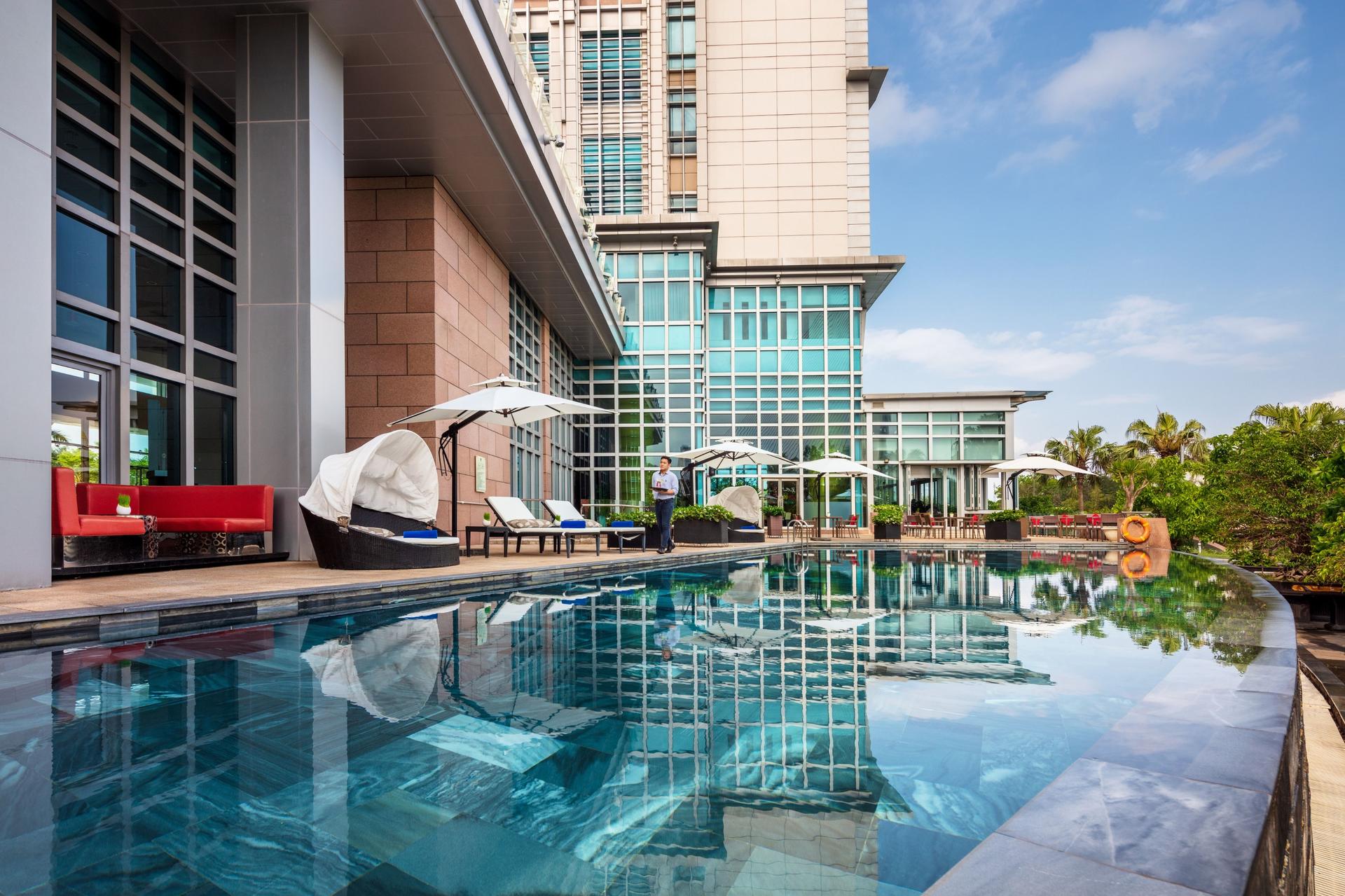 High Tea At Grand Mercure Da Nang - La Rive Gauche Restaurant - Thumbnail 3