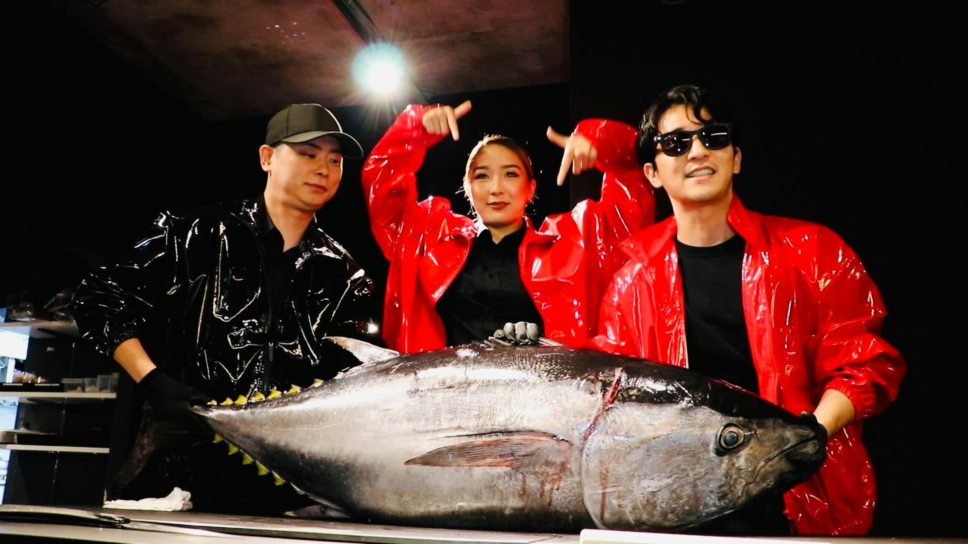 Tokyo: Tuna Cutting Show with Unlimited Sushi & Drinks - Image 1