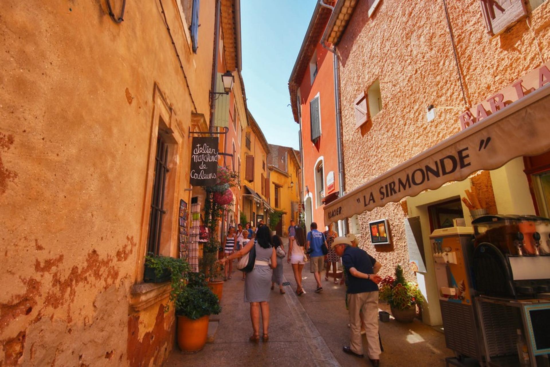 Hilltop Villages in Luberon from Aix-en-Provence - Thumbnail 3