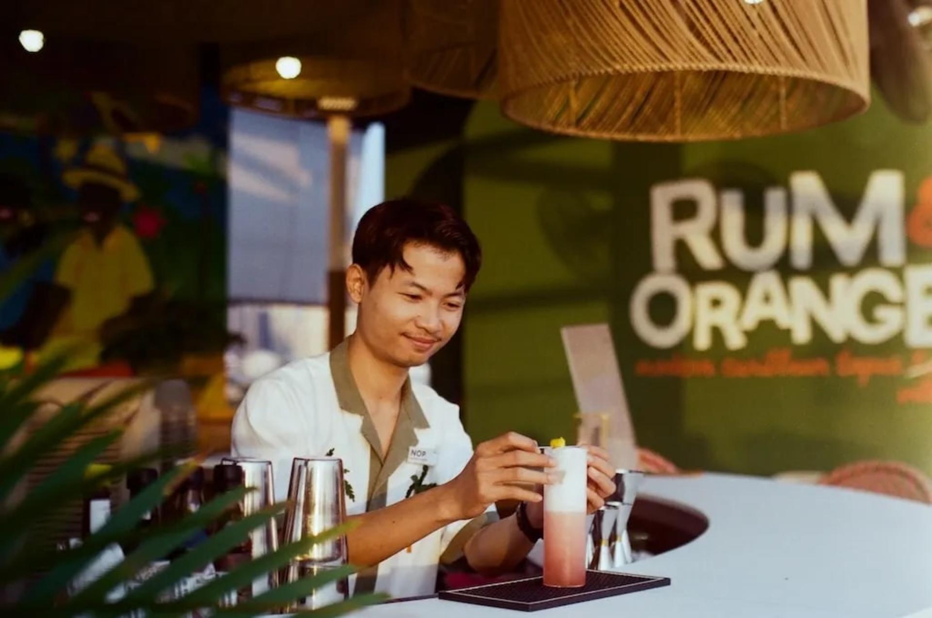 Rum & Orange Rooftop Bar at The Fig Lobby Bangkok - Thumbnail 5