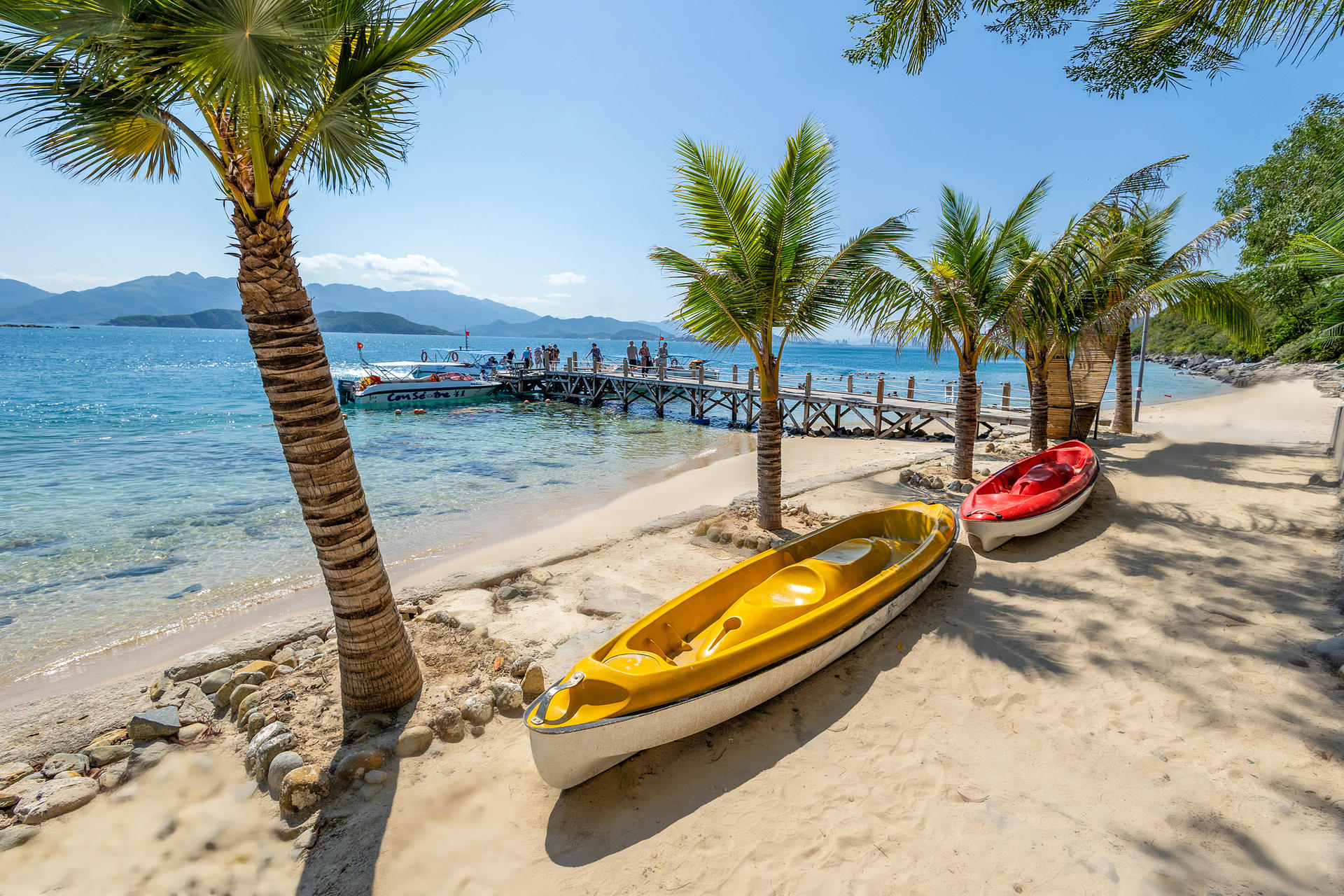 Nha Trang Half-Day Snorkeling Adventure with BBQ Onboard - Thumbnail 8