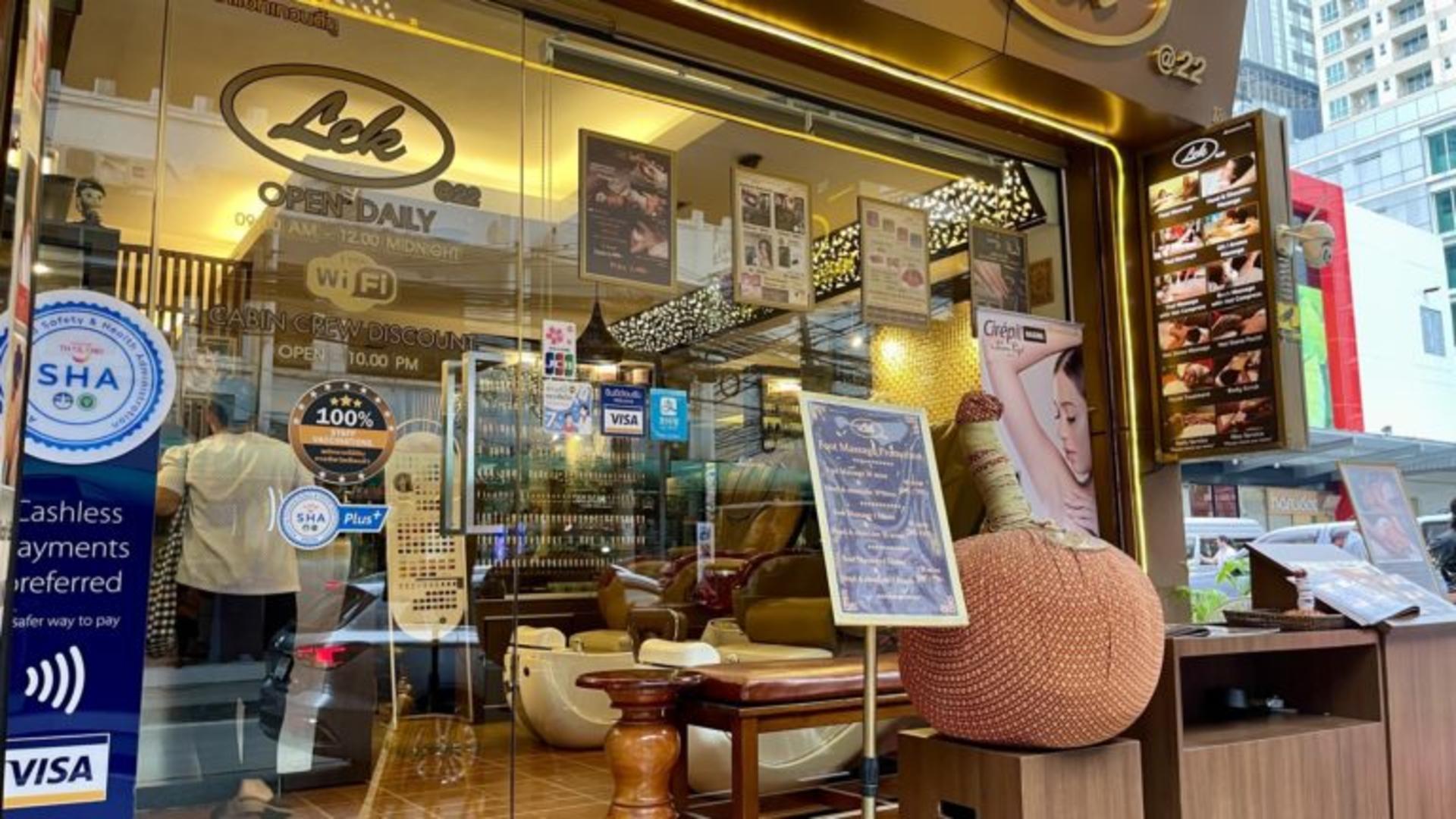 Lek Massage at Sukhumvit 22 Experience in Bangkok - Image 1