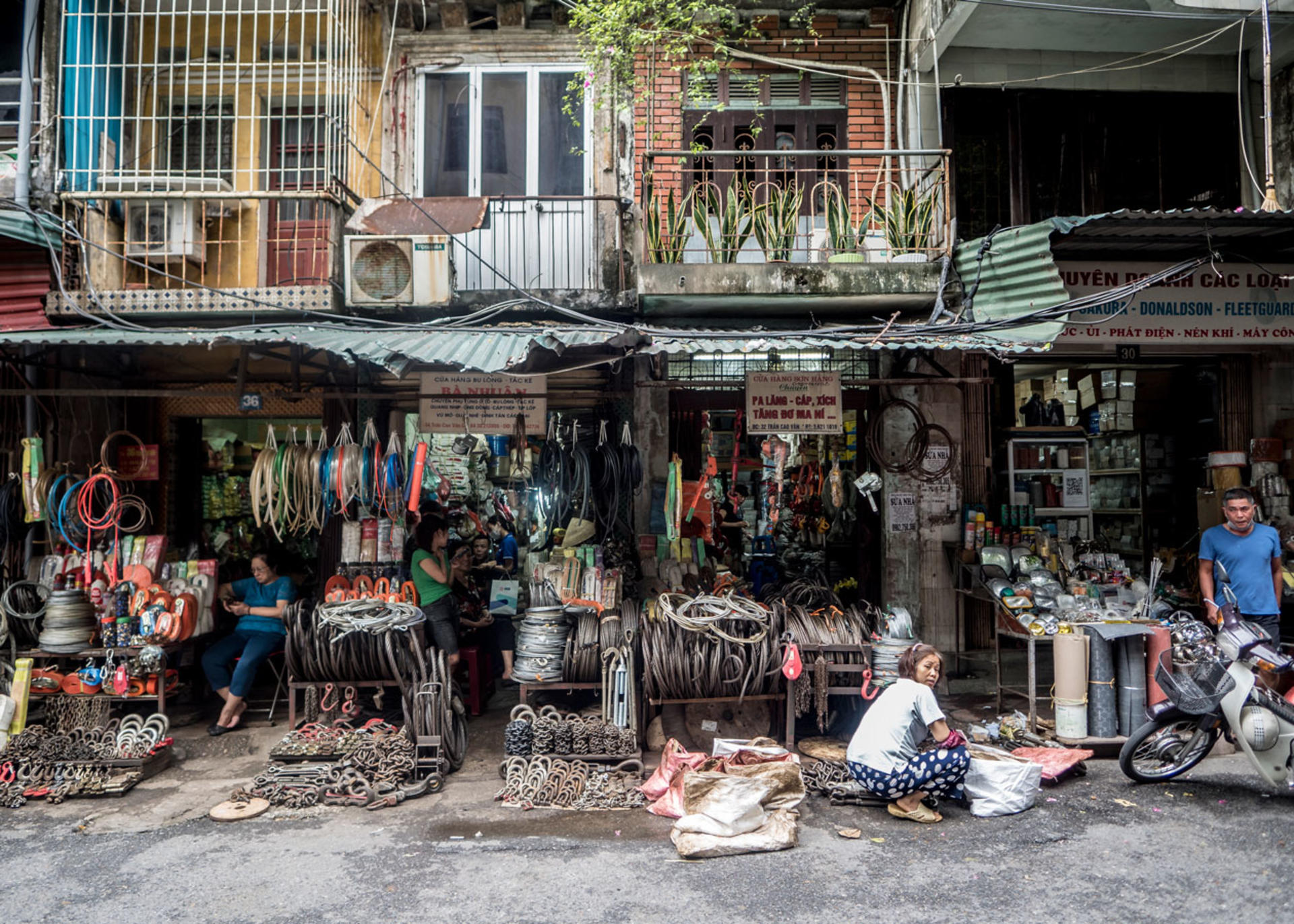 Ultimate Hanoi Photography Guide Tour - Thumbnail 2