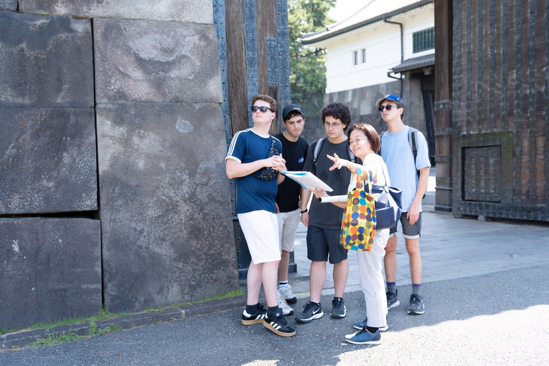 Tokyo Edo Castle Ruins Half-Day Historical  Exploration - Image 1