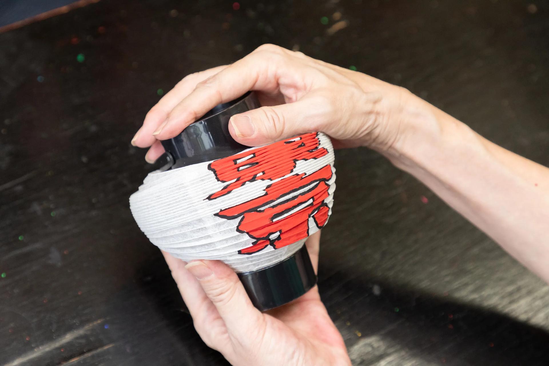 Edo Hand-Painted Lantern Making Experience: Experience traditional techniques from a 112-year-old company - Thumbnail 6