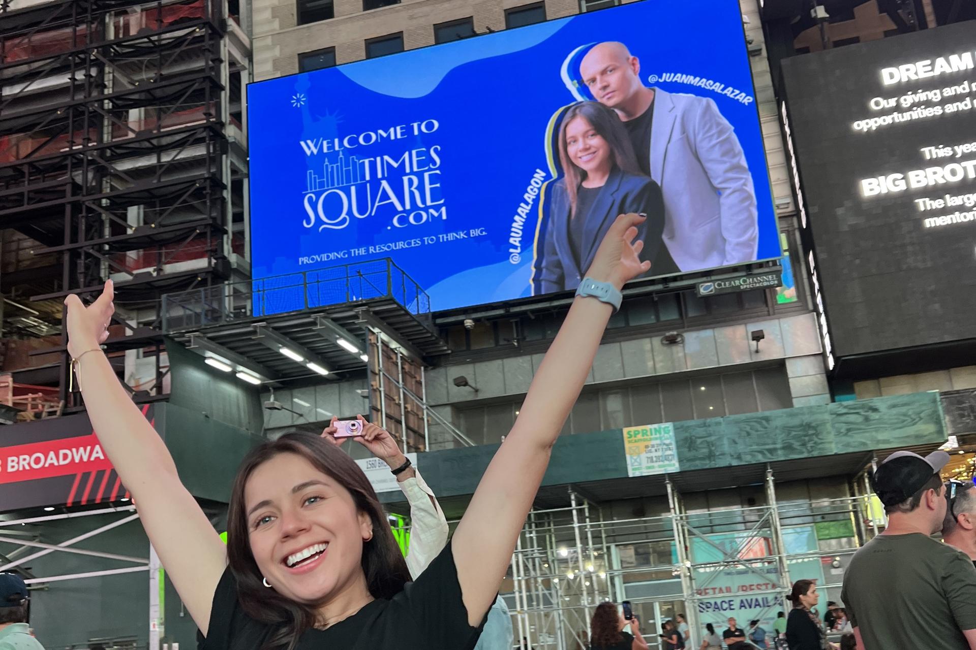 See Yourself on a Times Square Billboard for 24 Hours in New York - Thumbnail 5