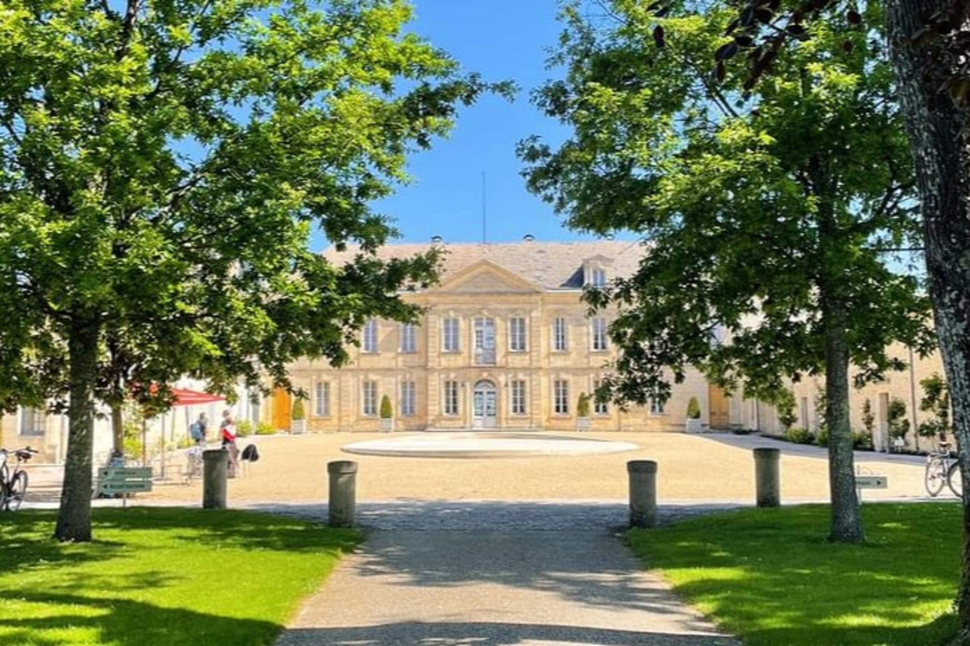 Medoc and Saint Emilion Wine Tour from Bordeaux - Thumbnail 7