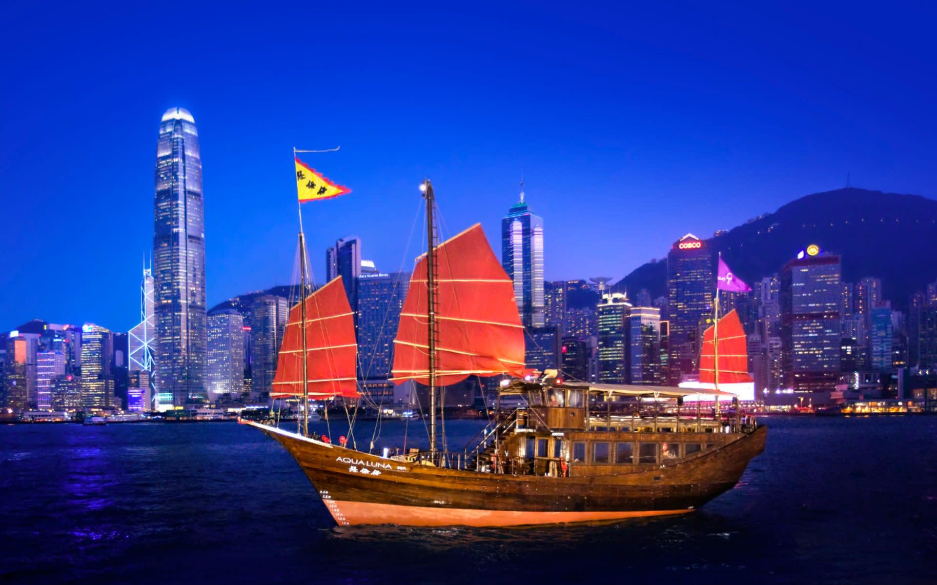 Aqua Luna Victoria Harbour Cruise Experience - Thumbnail 2