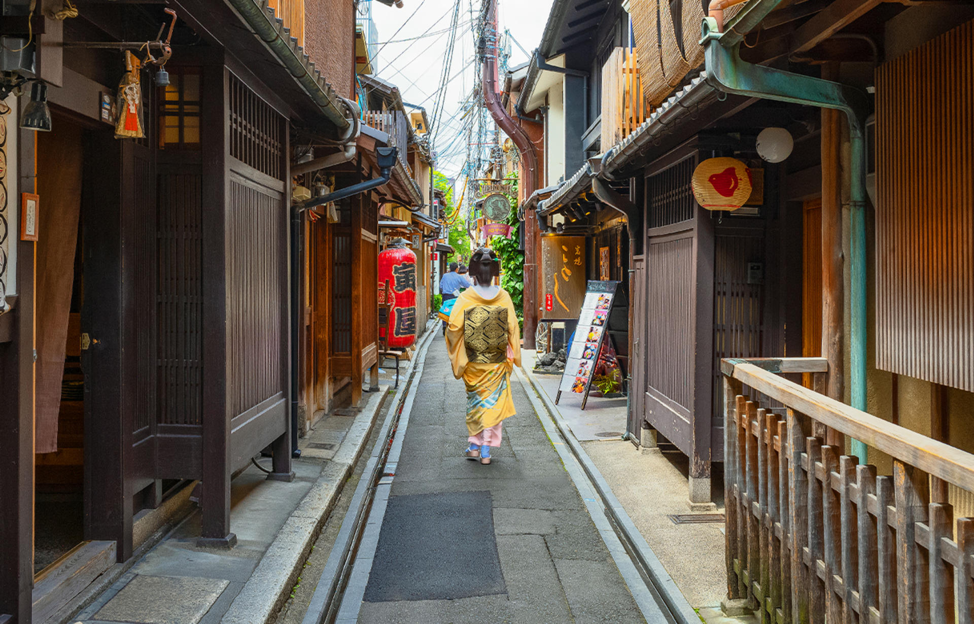 Kiyomizu-dera, Kinkaku-ji, and Fushimi Inari One-Day Tour - Thumbnail 12