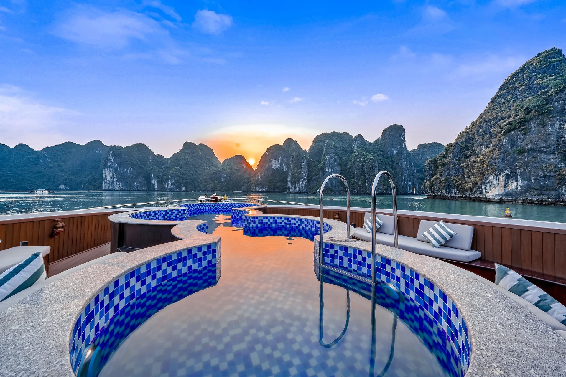 Symphony Day Cruise: Ha Long Bay, Sung Sot, Ti Top - Thumbnail 19