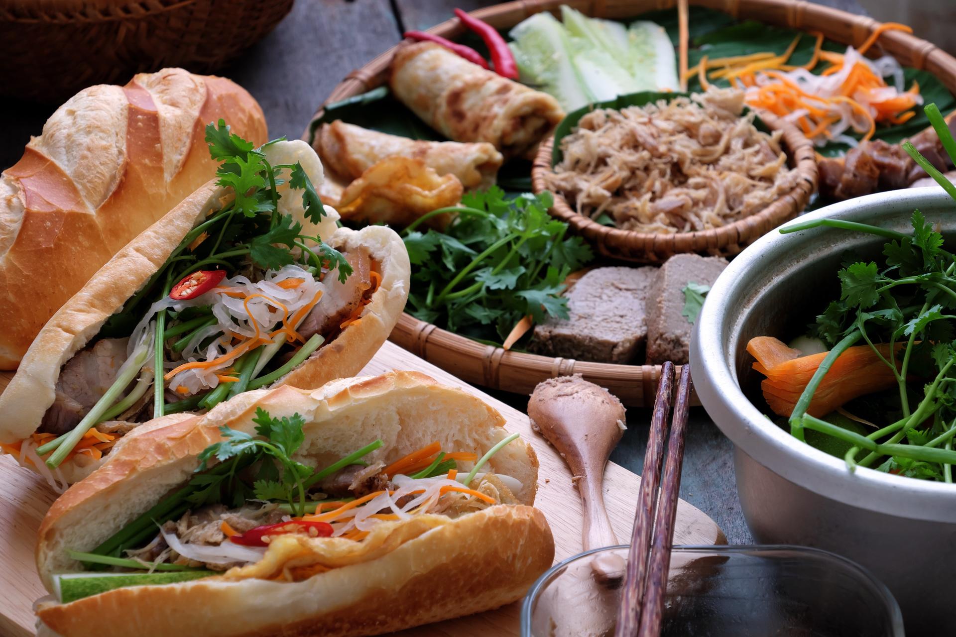 2-Hour Ho Chi Minh Street Food Guided Walking Tour - Thumbnail 2