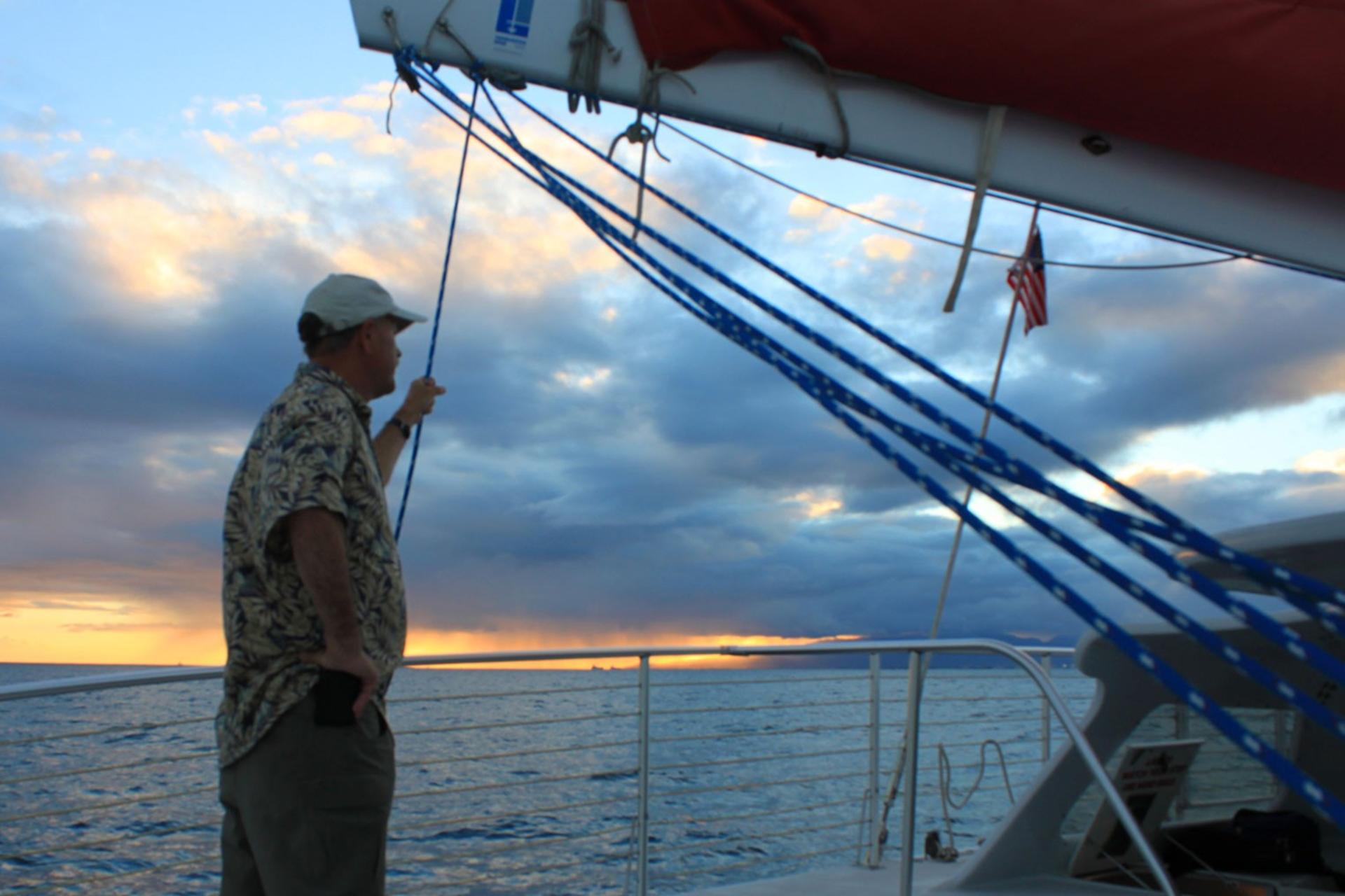 Waikiki Sunset Cocktail Cruise from Kewalo Harbor - Thumbnail 5
