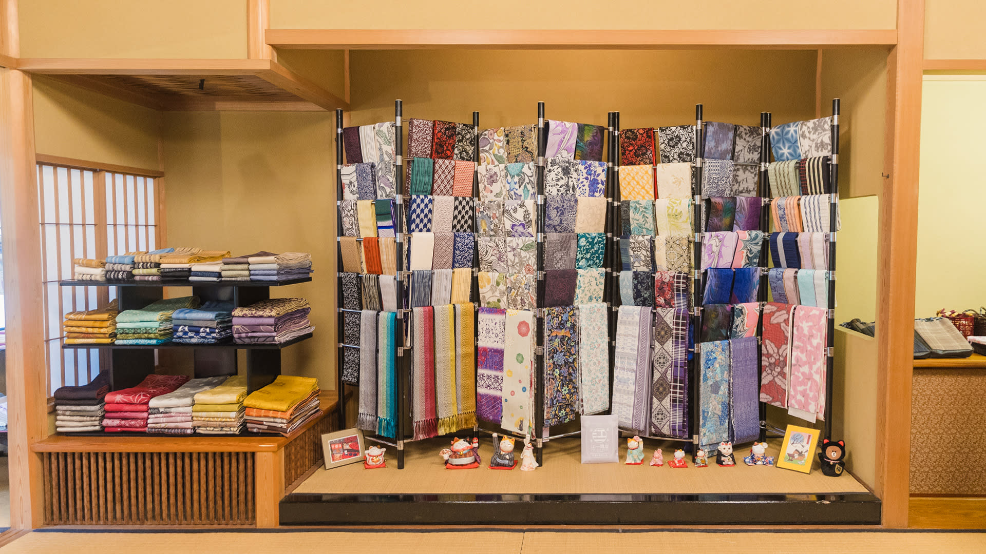 Kimono Rental inside Shinjuku Gyoen National Garden: KOUICHI STORE - Thumbnail 17
