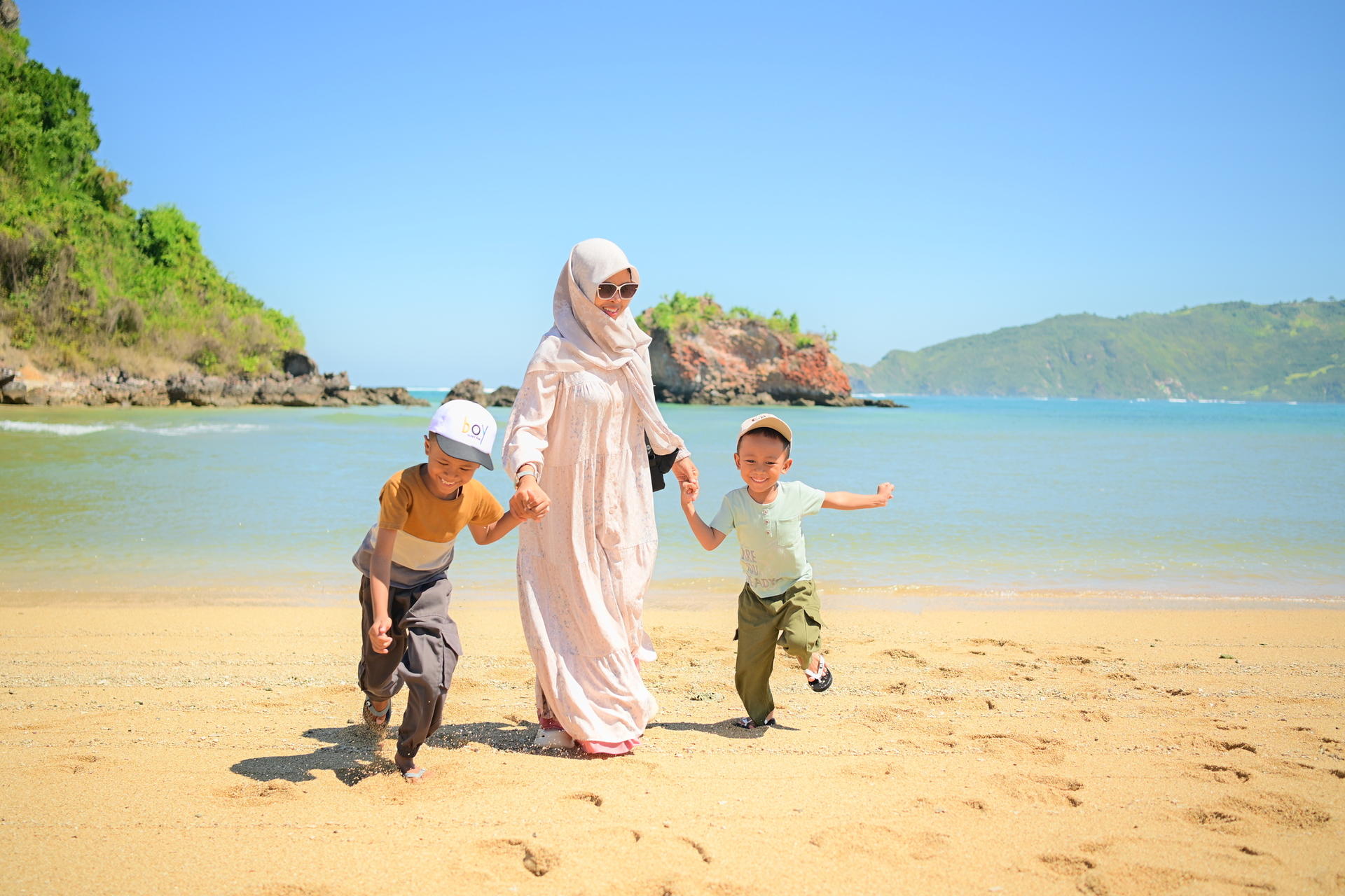 Sasak Village, Kuta Beach, and Aan Cape Private Tour in Lombok - Thumbnail 13