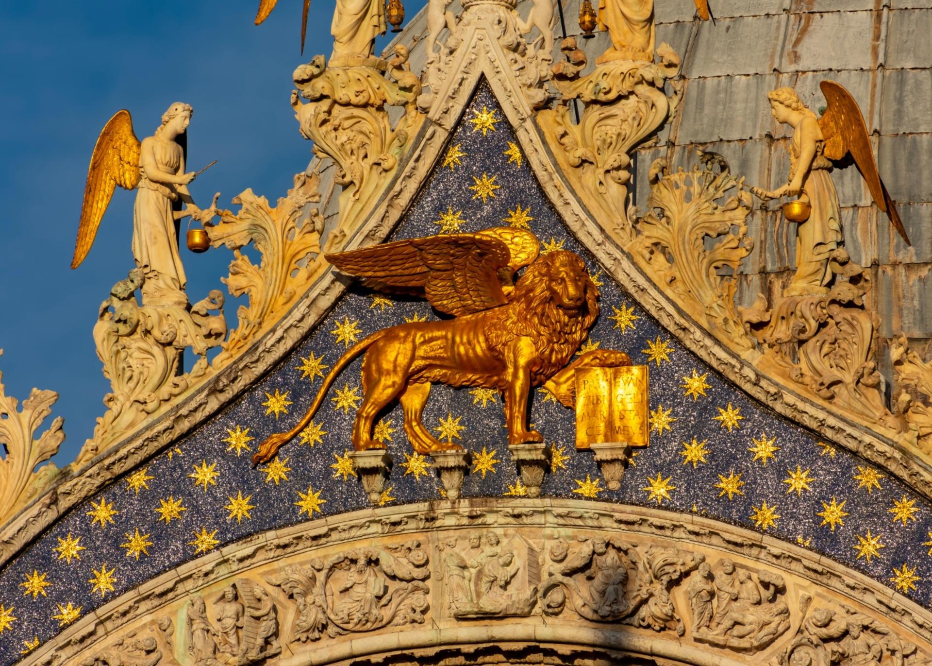 Venice Golden Basilica, Doge's Palace, and Gondola Tour - Thumbnail 9
