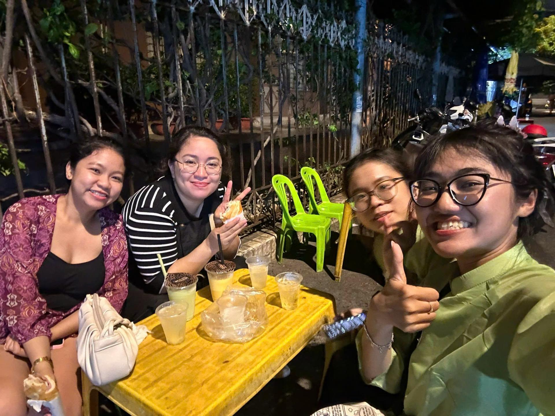 HCMC Highlight & Street Food Motorbike Tour | Female Riders Optional - Thumbnail 17