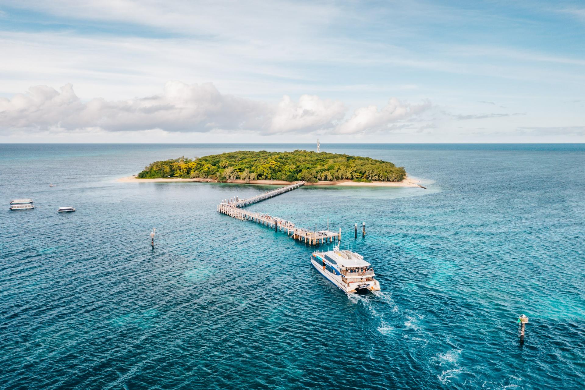 Green Island Snorkelling & Glass Bottom Boat Day Tour - Thumbnail 19