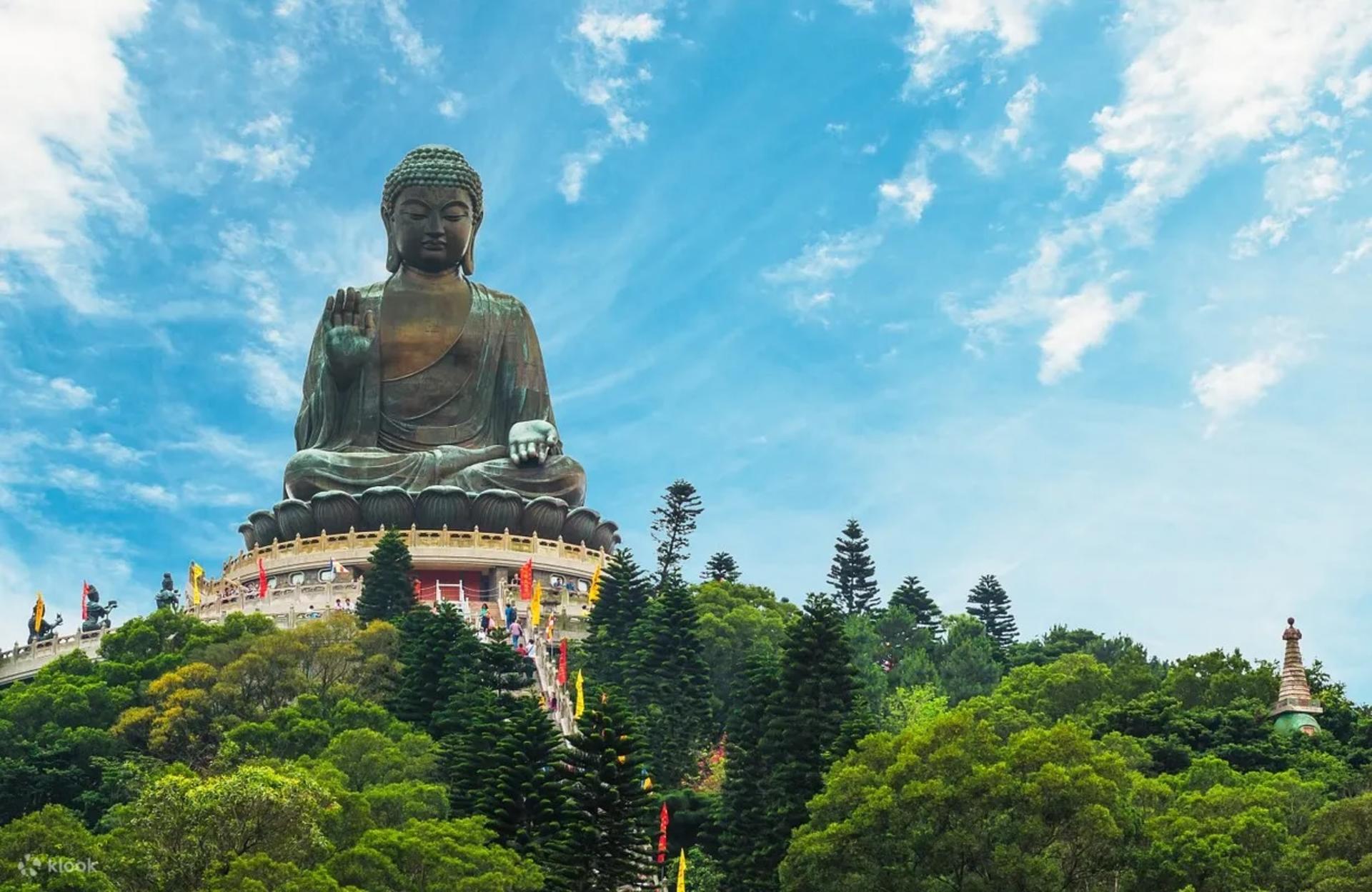 Ultimate Praying Temple Tour in Hong Kong  - Thumbnail 4