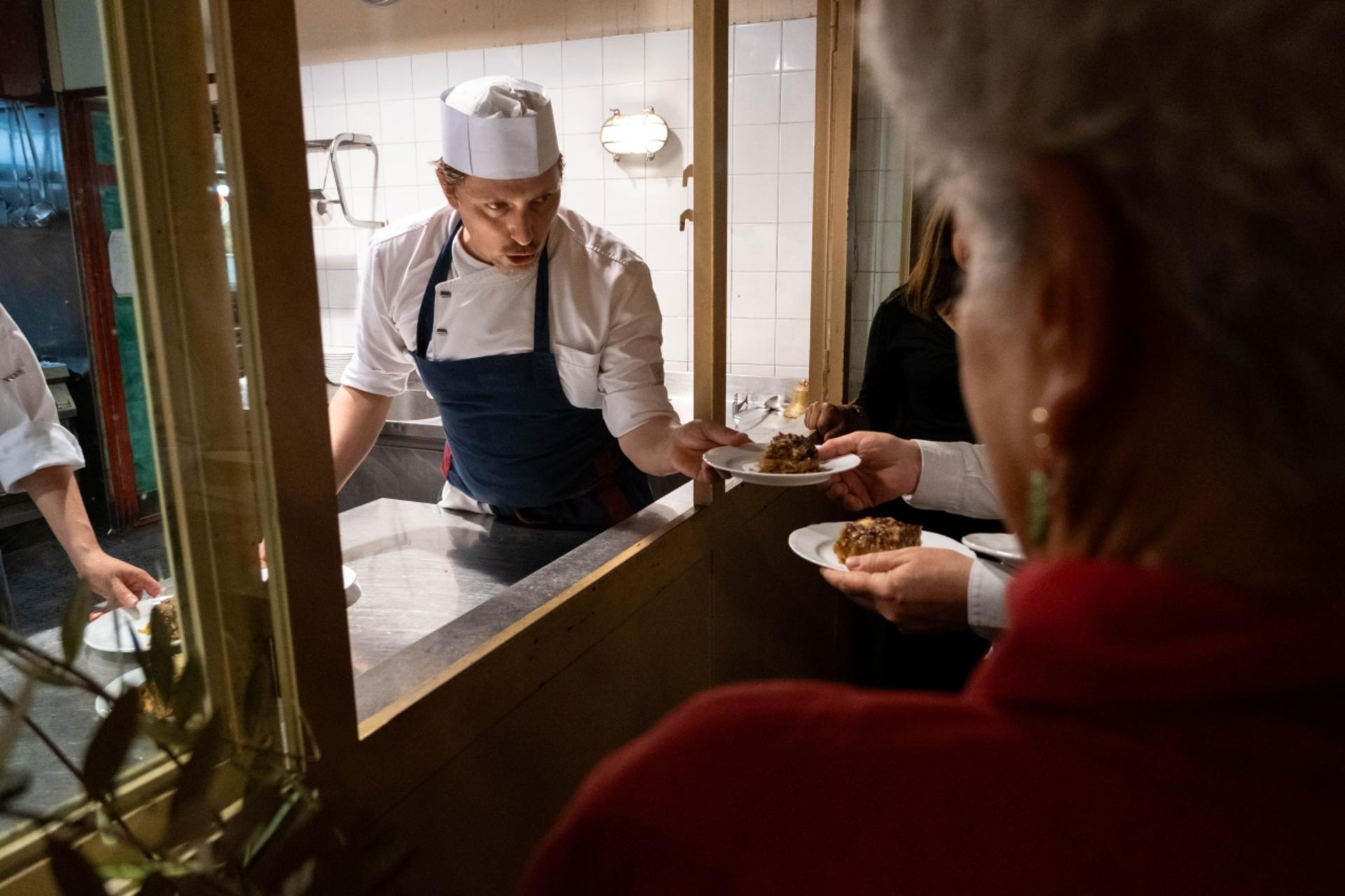 Dinner & show at the Teatro del Sale in Florence - Thumbnail 14