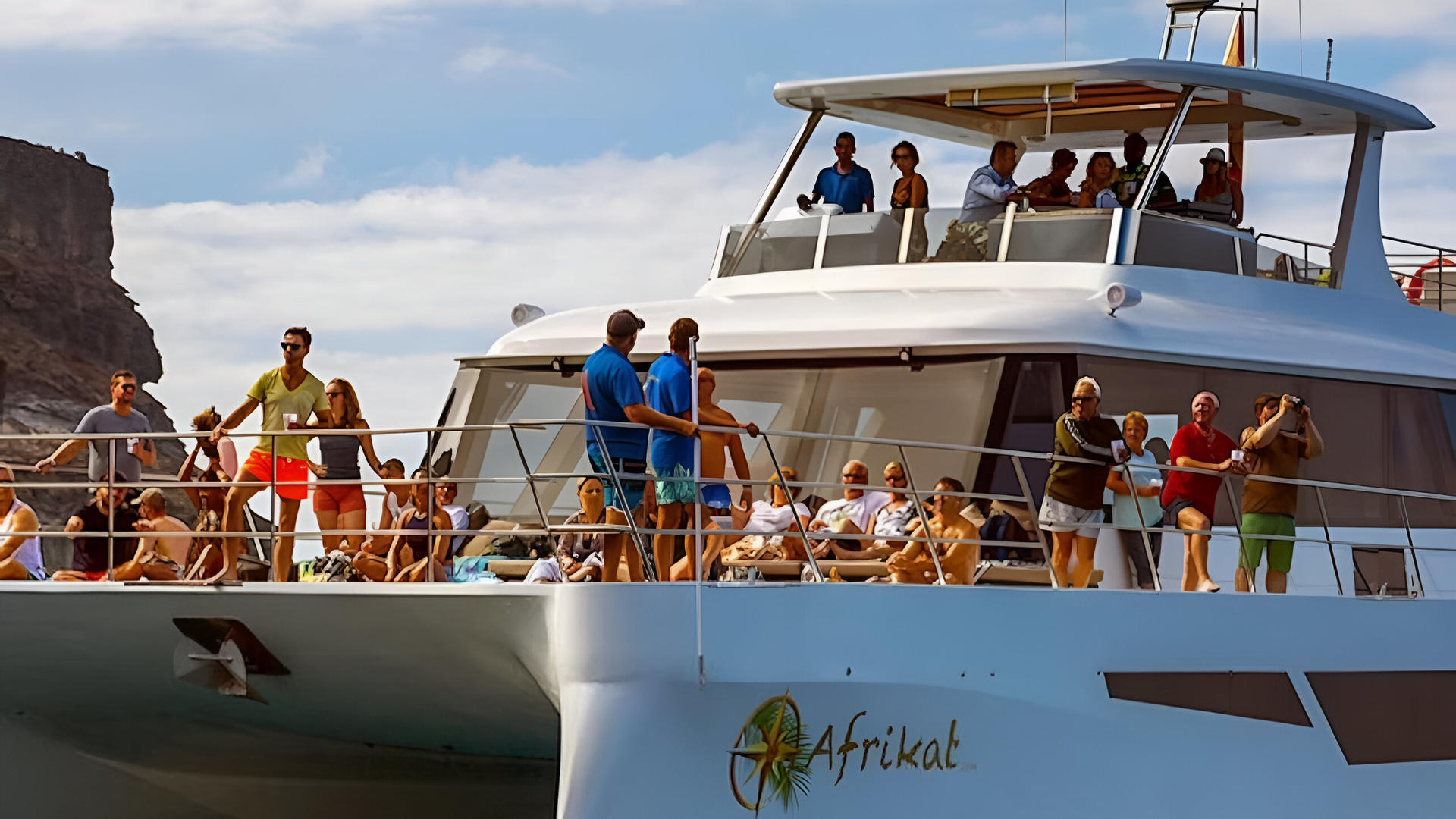Catamaran cruise experience in Gran Canaria - Thumbnail 4