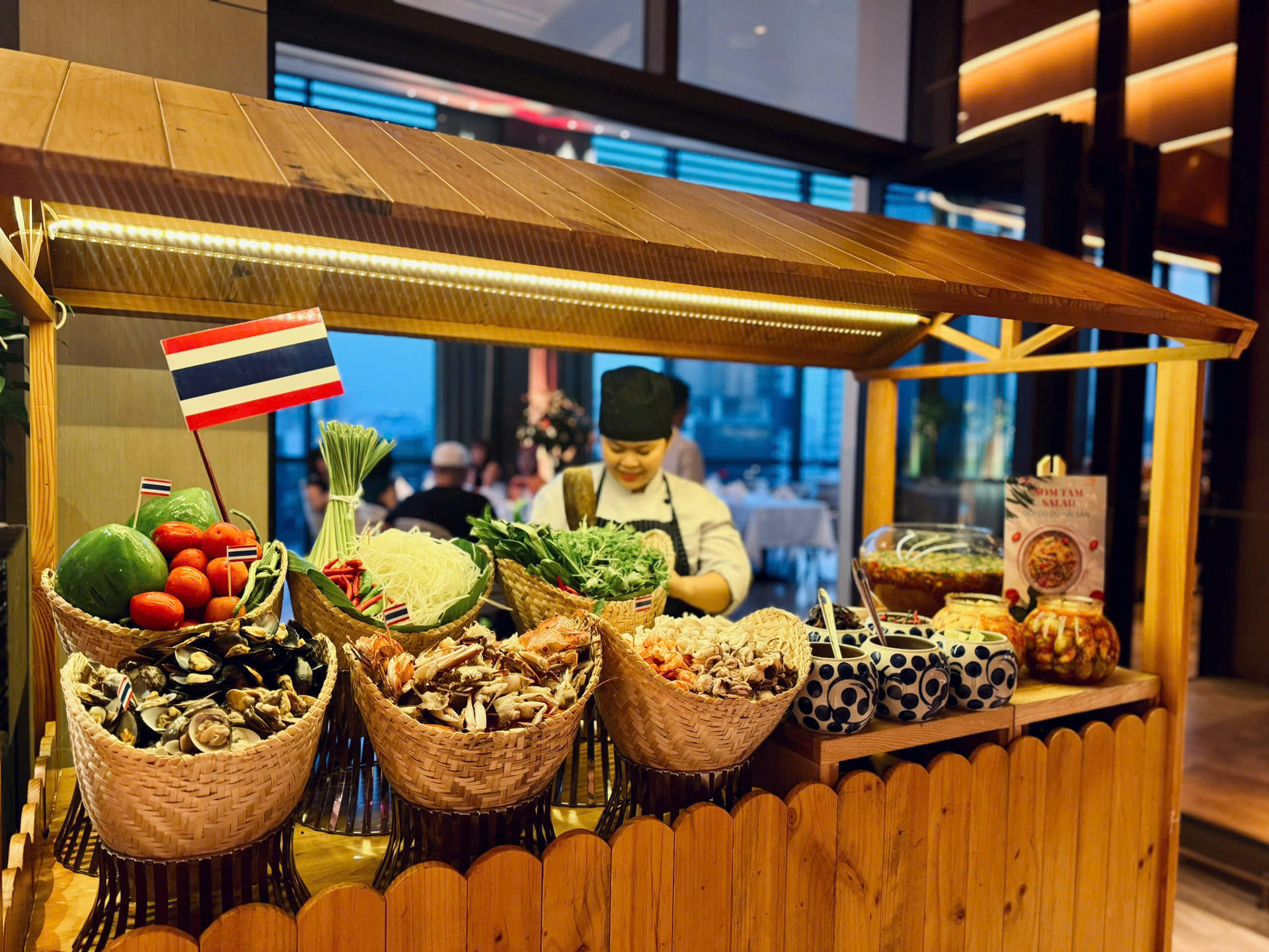 Seafood Buffet with lobster at Novotel Premier Danang Han River - Thumbnail 18