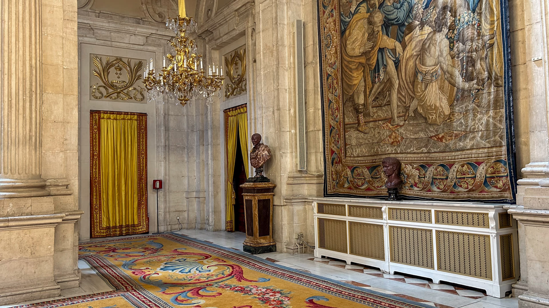 Royal Palace of Madrid Guided Tour - Thumbnail 9
