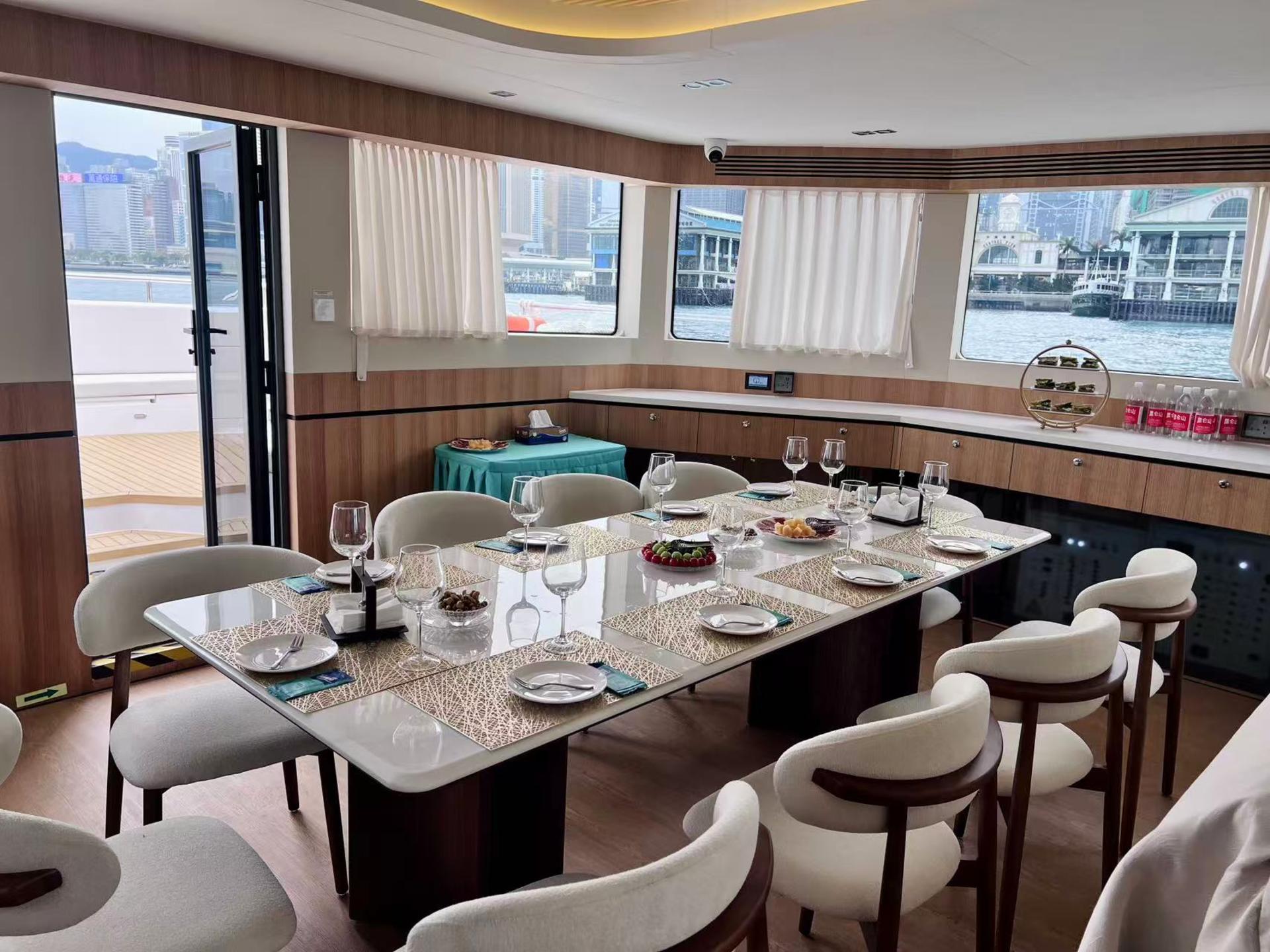 Oriental Pearl No.8 Luxury Yacht Tour - Thumbnail 3