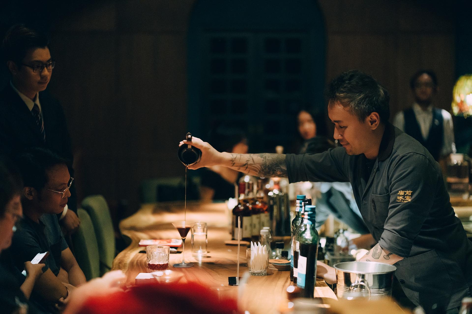 Nightlife Experience At Angels's Share Bar - The Whisky Society - Thumbnail 30