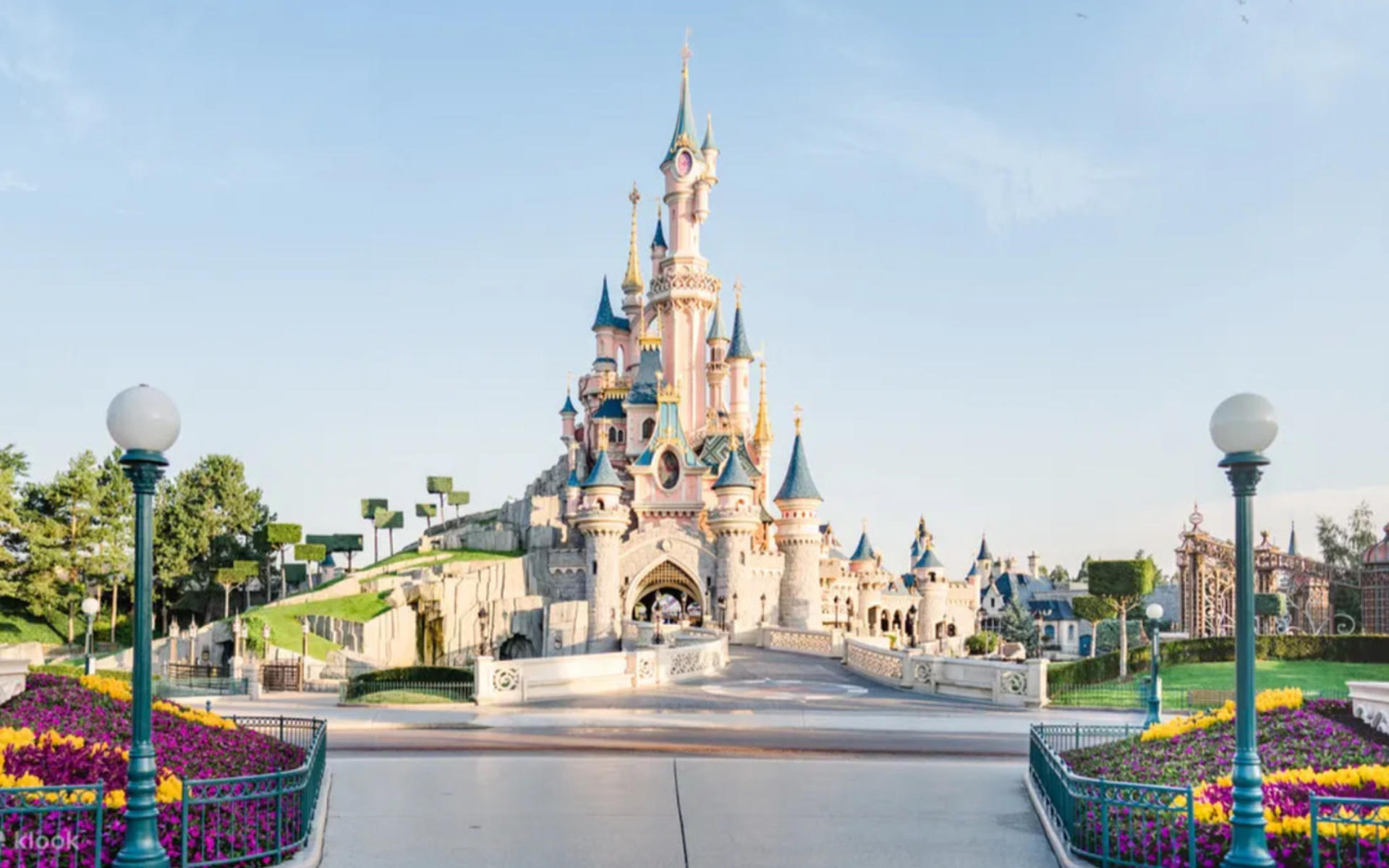 Disneyland Paris Ticket with Round-Trip Train Transfer from Paris - Thumbnail 5