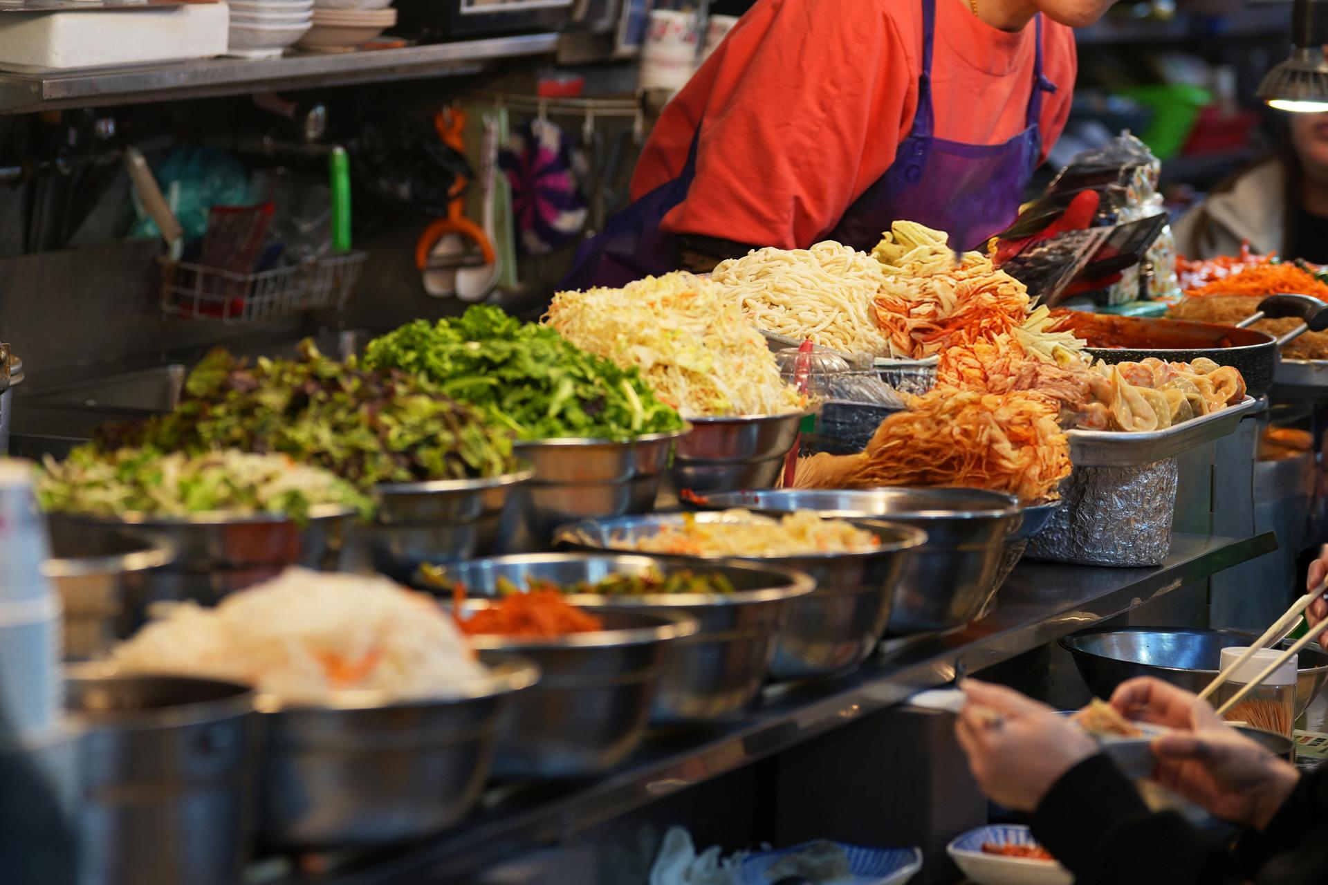Gwangjang Market Half-Day Vegan Food Tour - Image 1