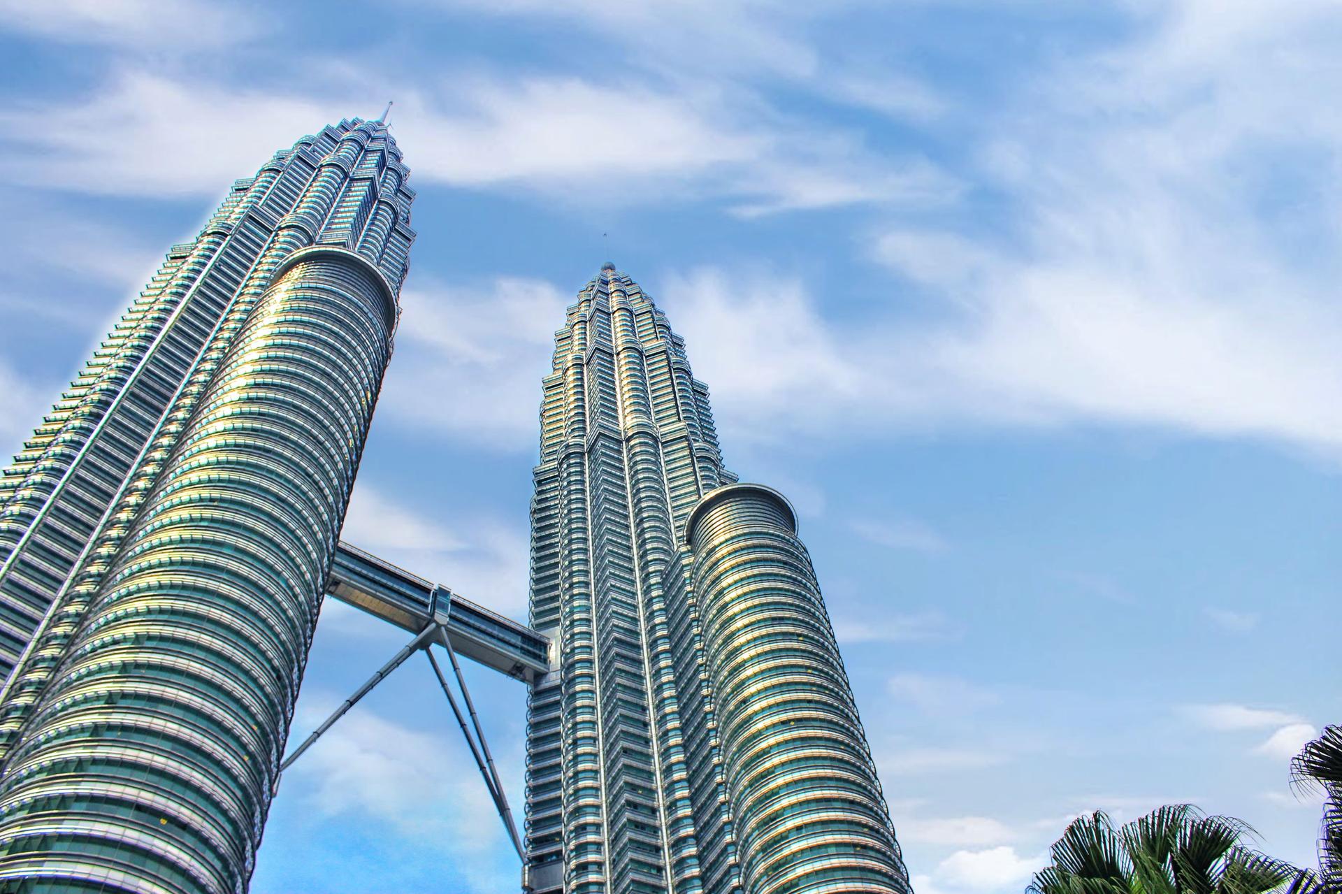 Kuala Lumpur Car Rental with Driver to Petronas Twin Tower and more  - Thumbnail 5